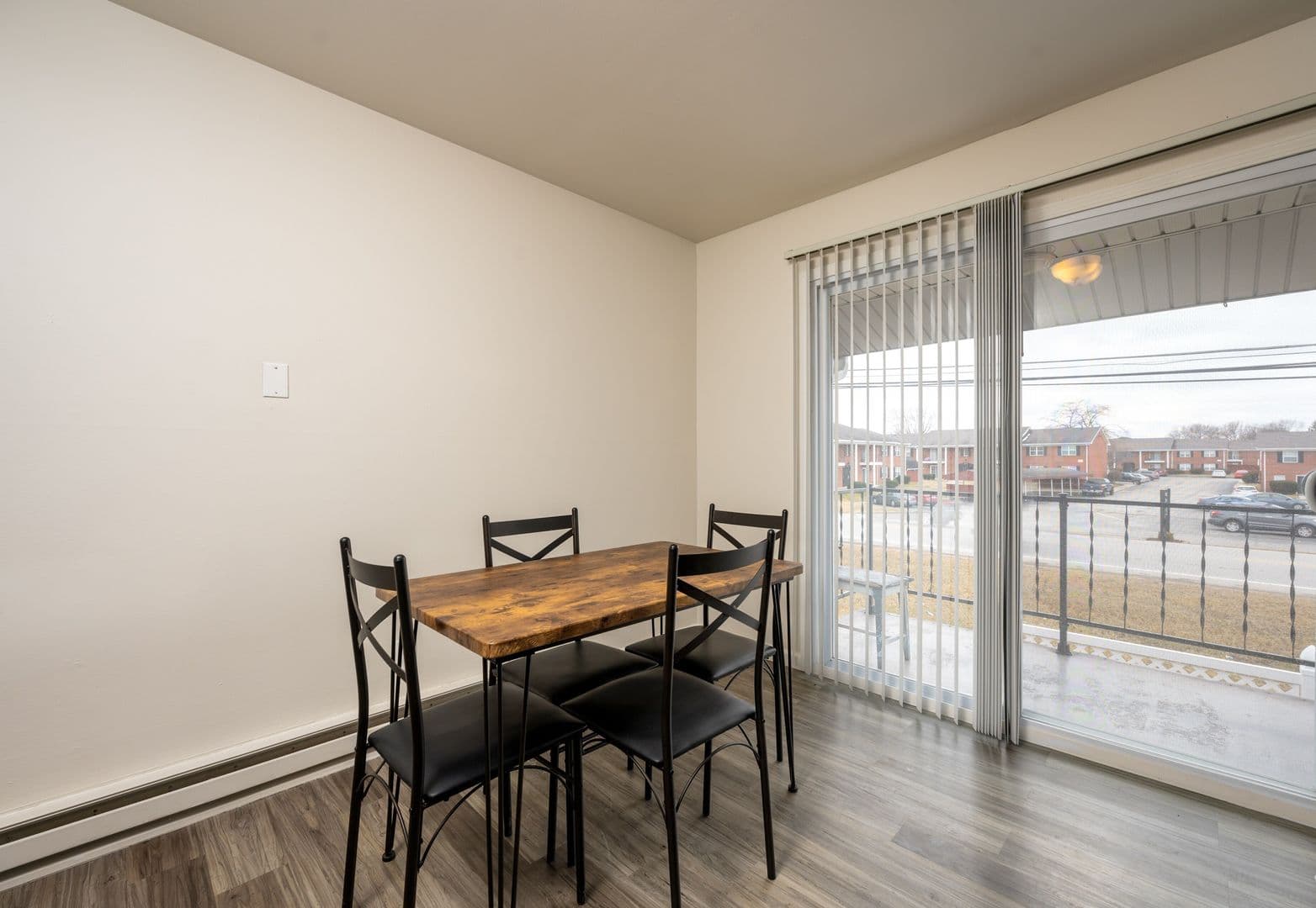 Kokomo Apartment: 1930 S Goyer Rd