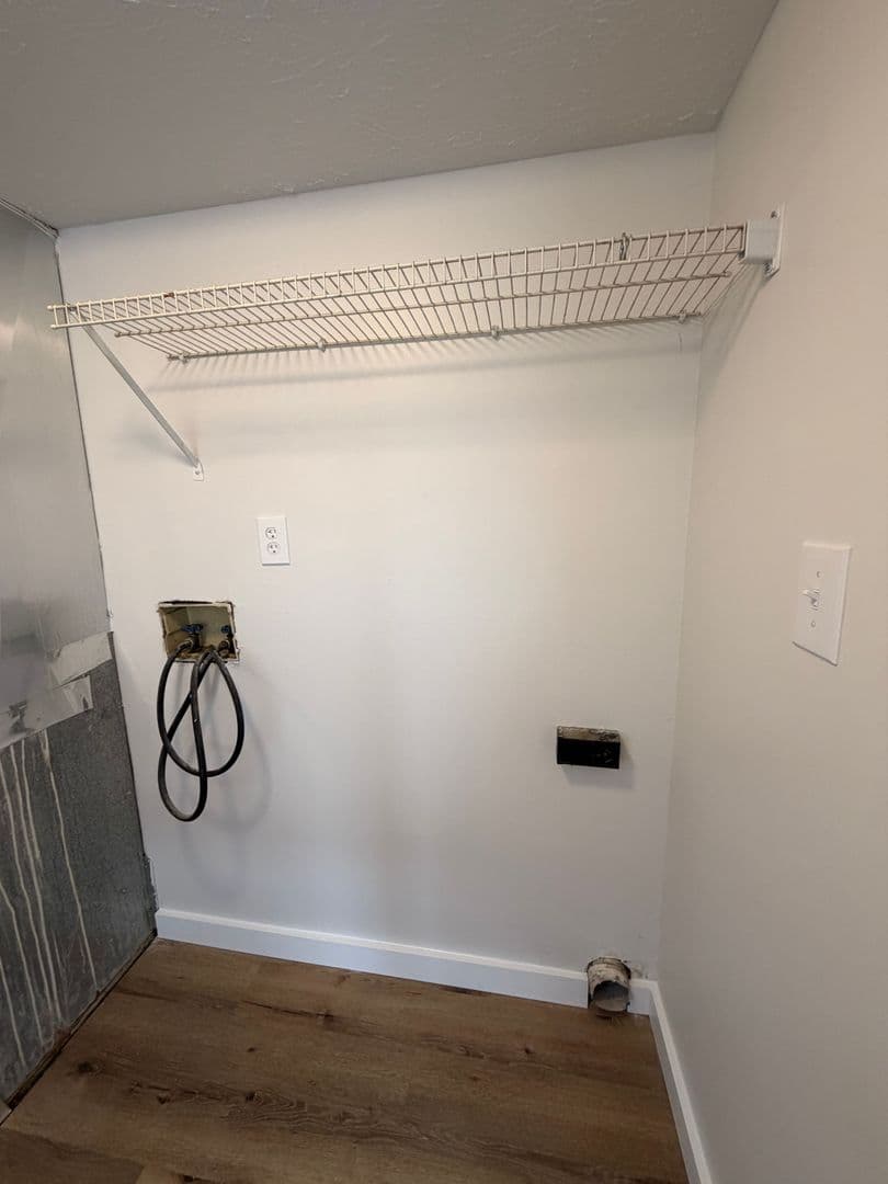 Lafayette Apartment: 10 Emerald Pines