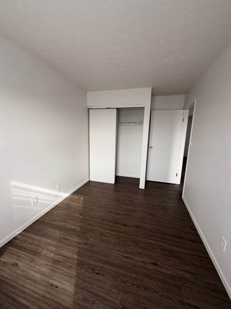 Kokomo Apartment: 800 N. Dixon Road