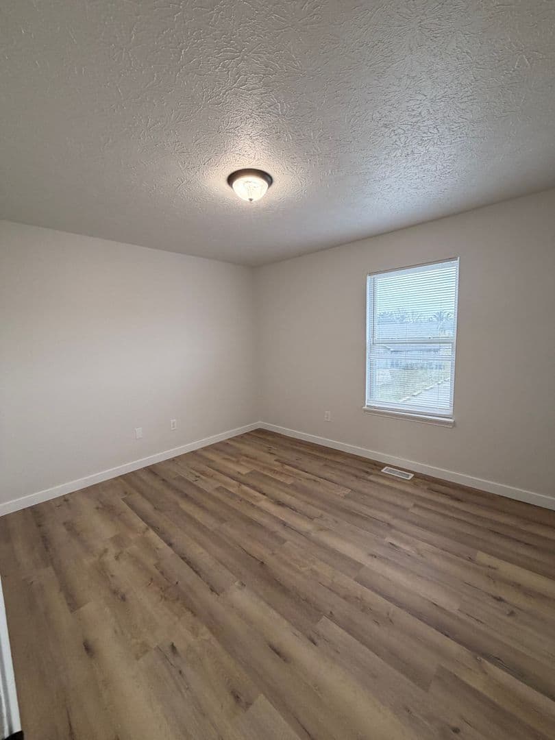 Lafayette Apartment: 10 Emerald Pines