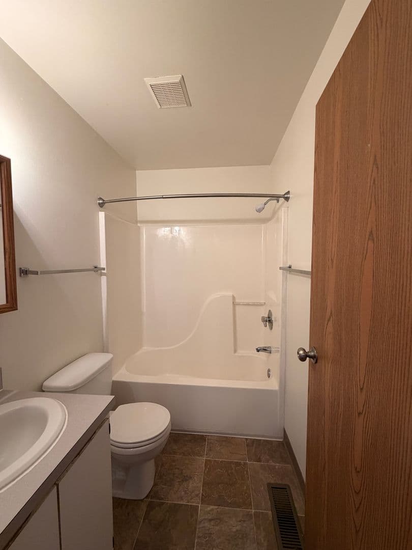 Kokomo Apartment: 800 N. Dixon Road