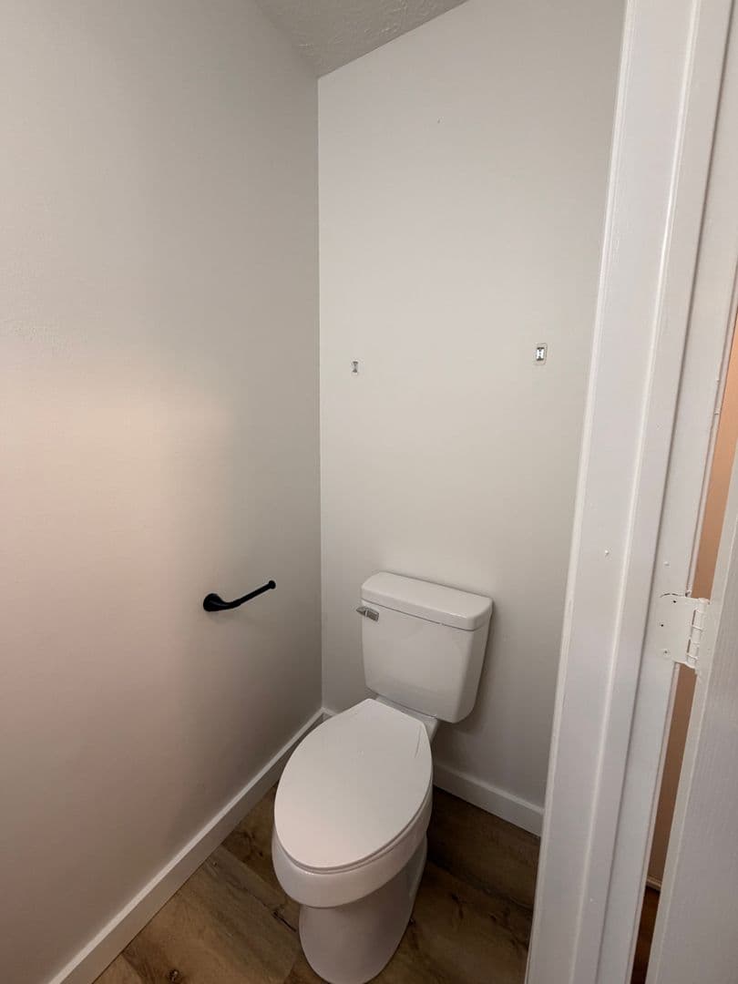 Lafayette Apartment: 10 Emerald Pines