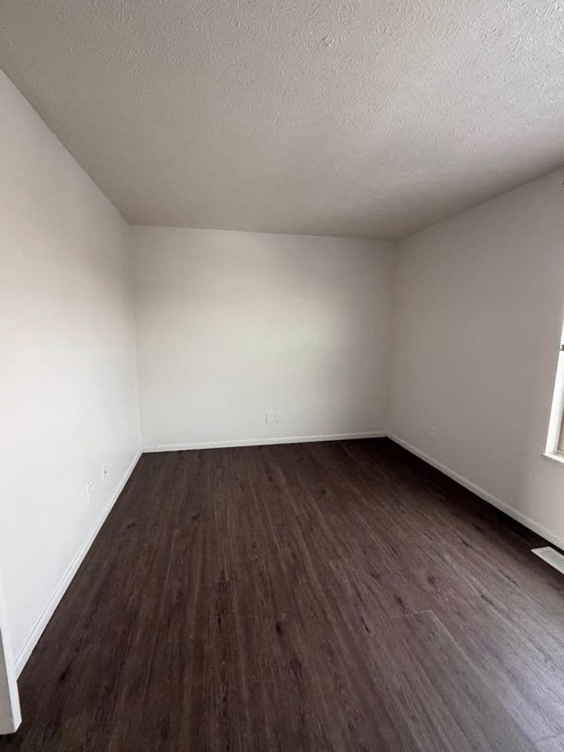 Kokomo Apartment: 800 N. Dixon Road