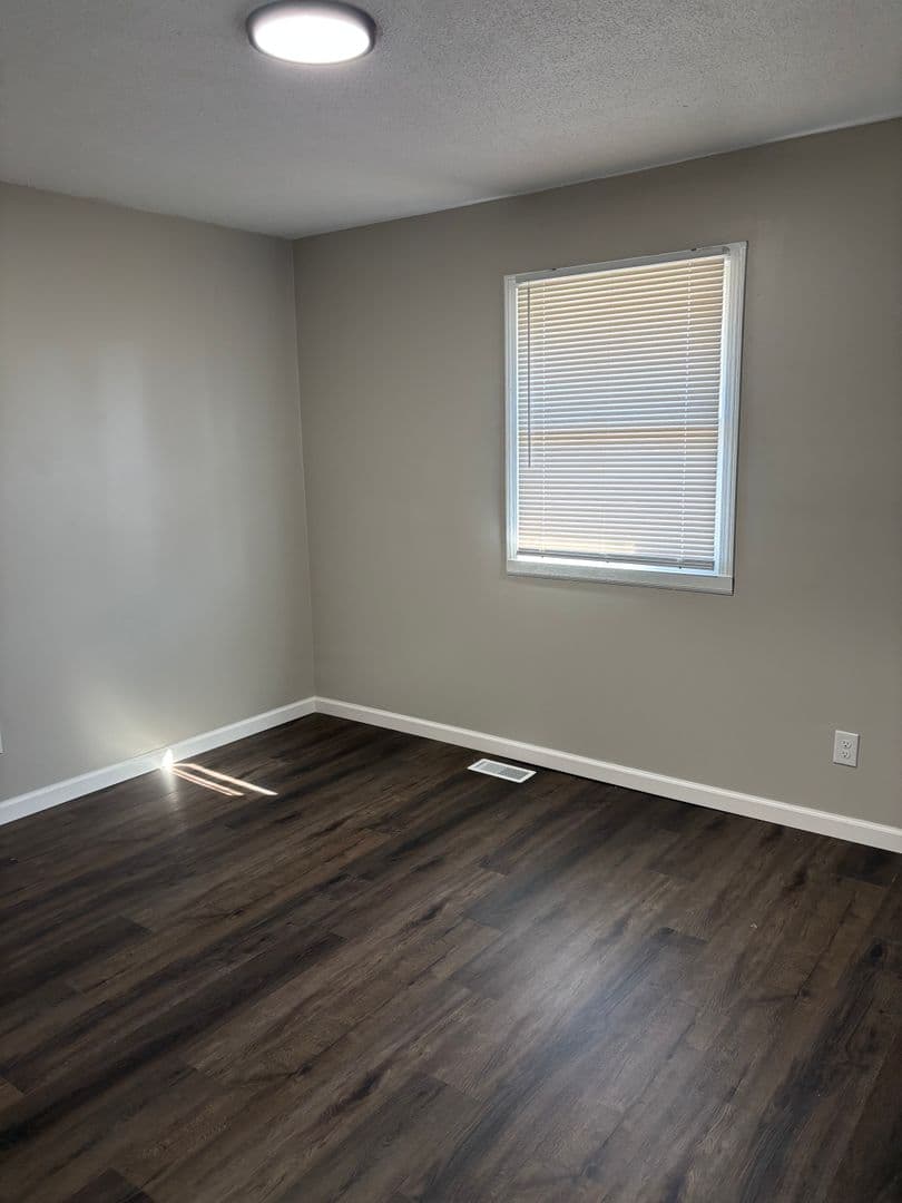 Terre Haute Apartment: 4301 S 6th Street