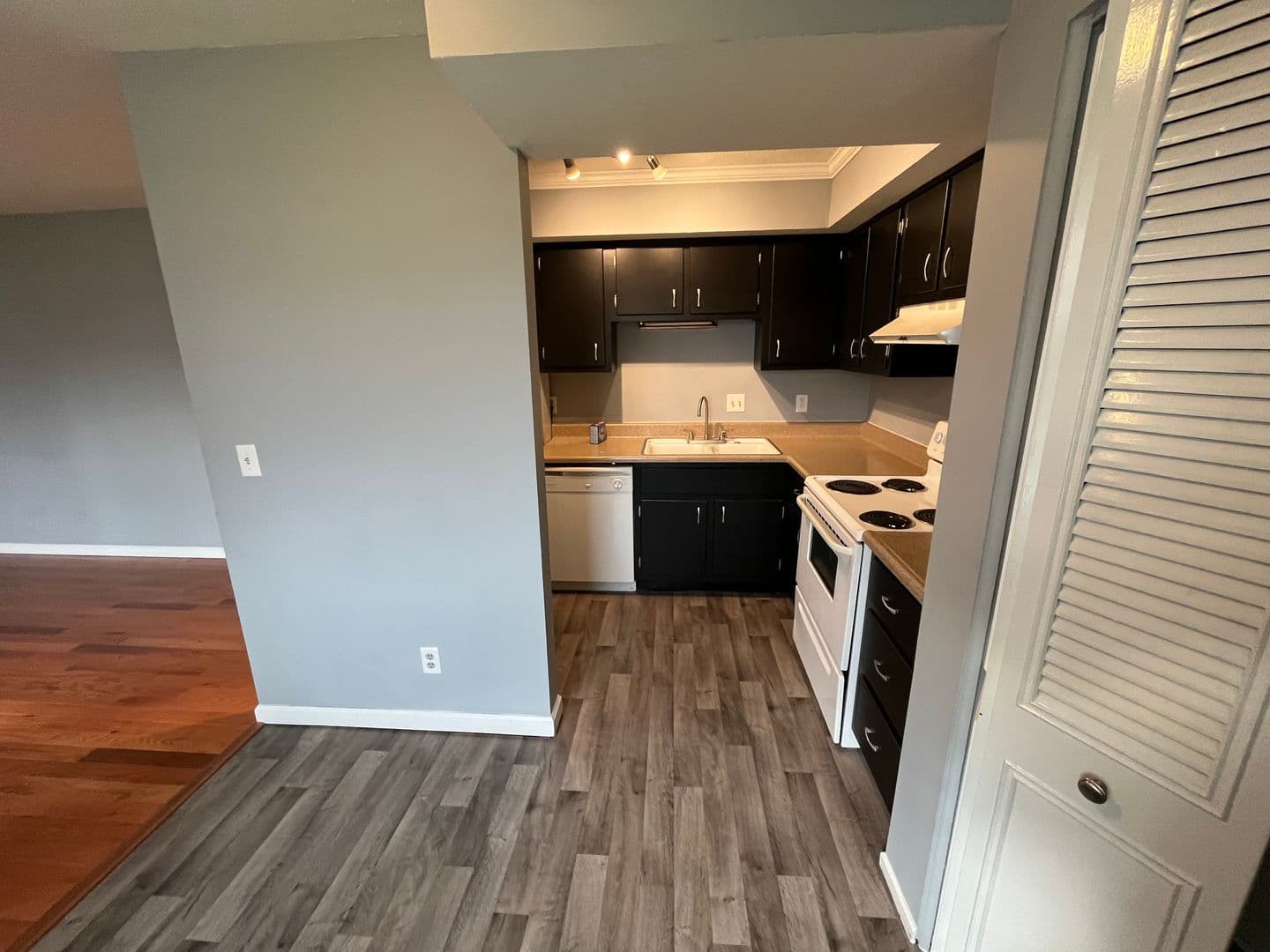 Kokomo Apartment: 1809 W Carter St