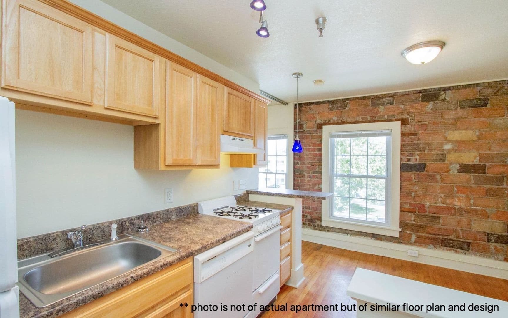 Ames Apartment: 2709 Lincoln Way