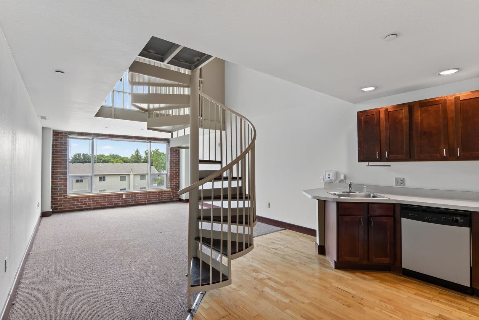Ames Apartment: 2519 Chamberlain St.