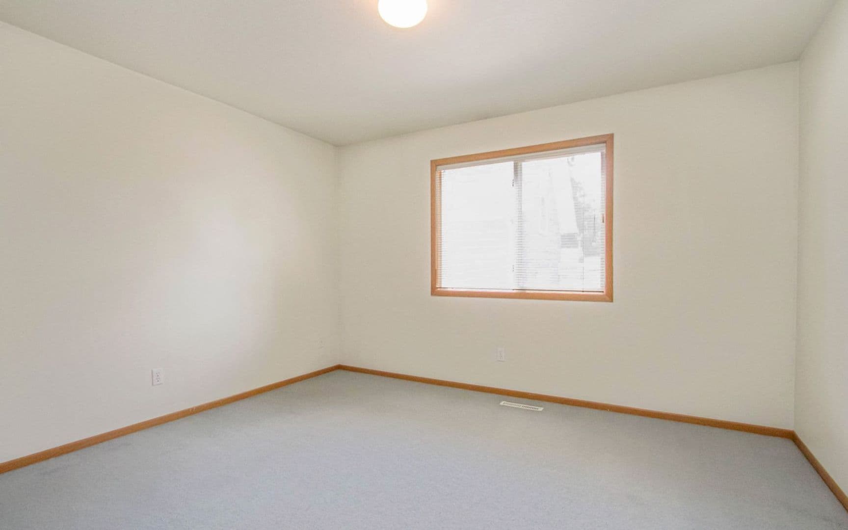 Ames Apartment: 216/224 S. Kellogg