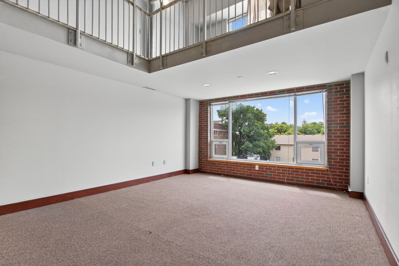 Ames Apartment: 2519 Chamberlain St.