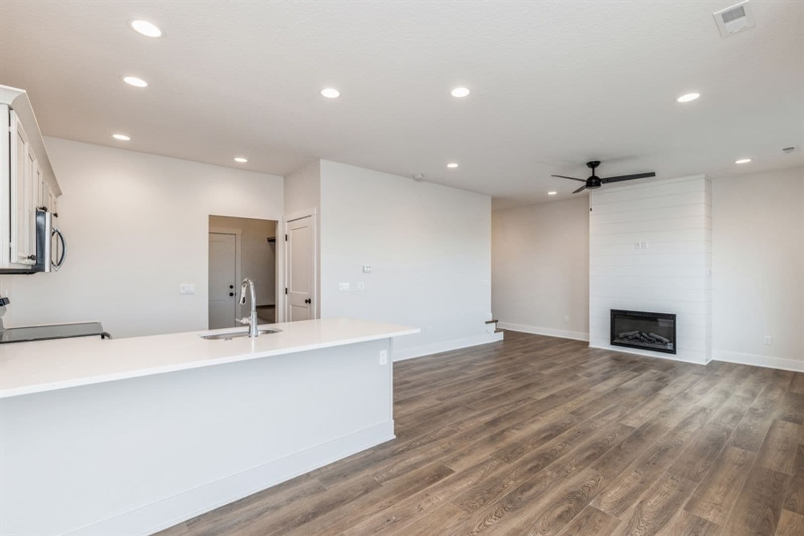 Story City Apartment: Henryson Street