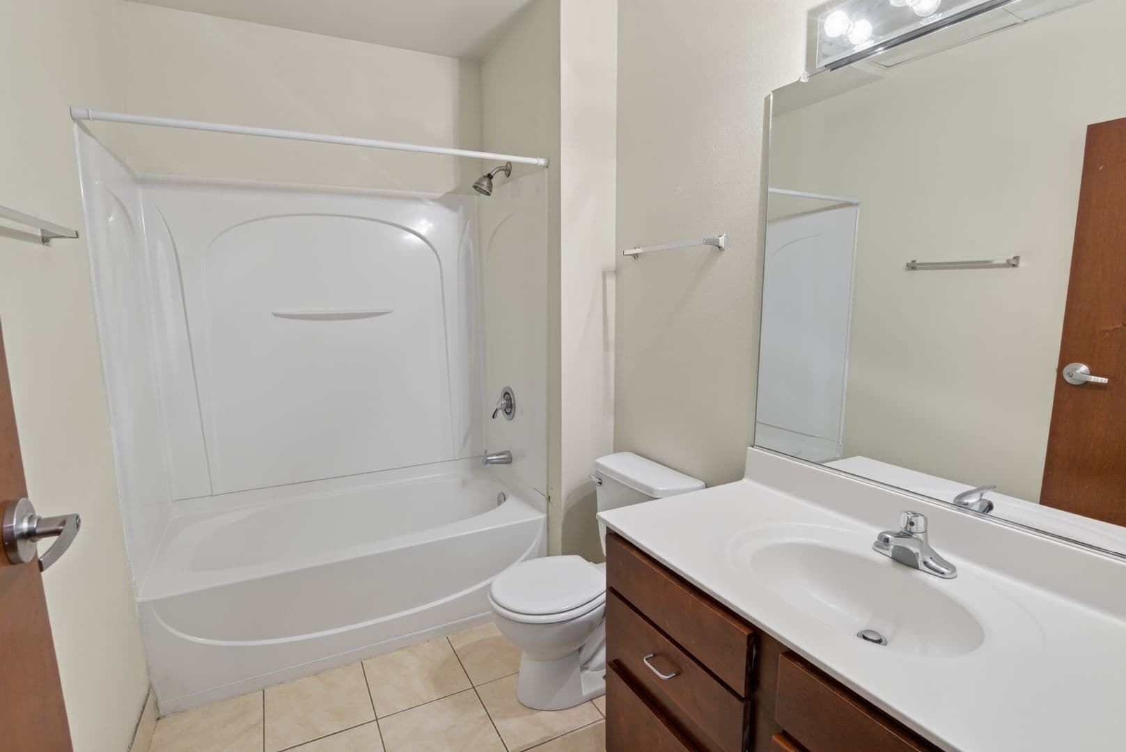 Ames Apartment: 2519 Chamberlain St.