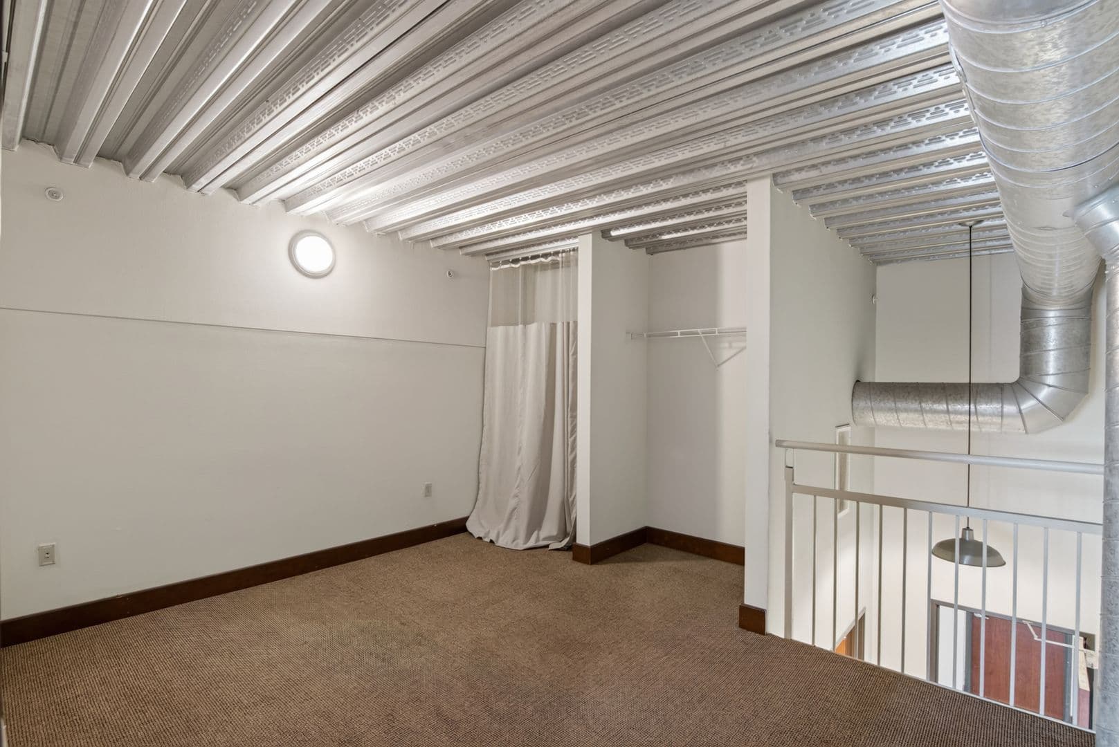 Ames Apartment: 2519 Chamberlain St.