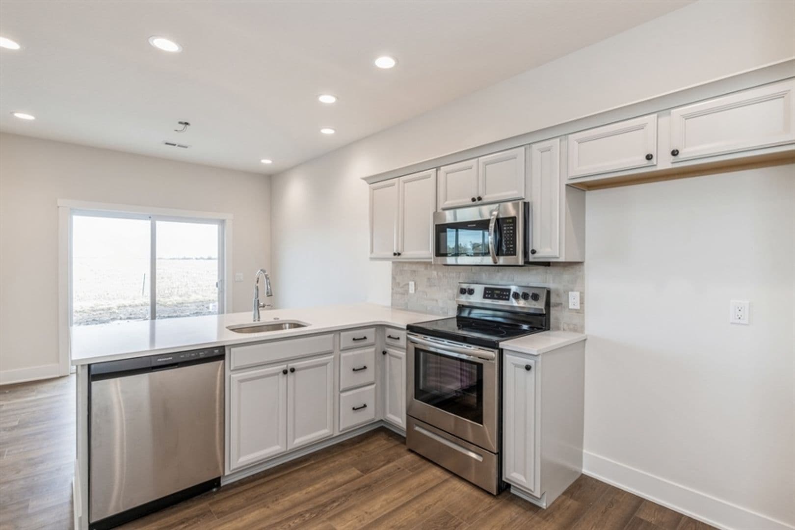 Story City Apartment: Henryson Street