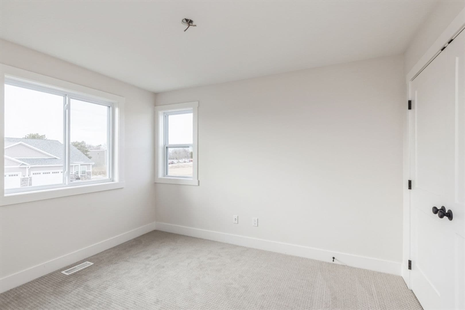 Story City Apartment: Henryson Street