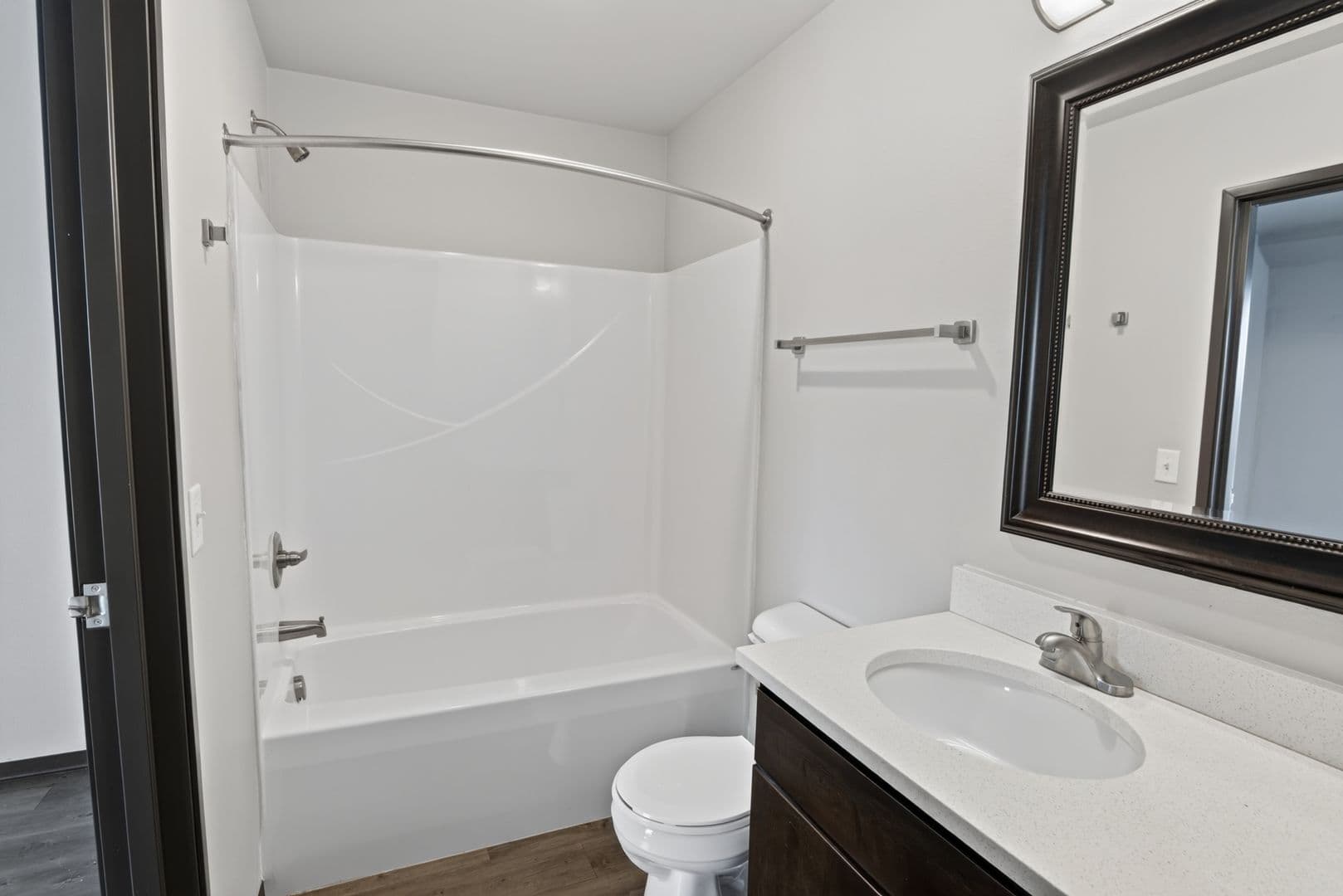 Ames Apartment: 122 Hayward Avenue