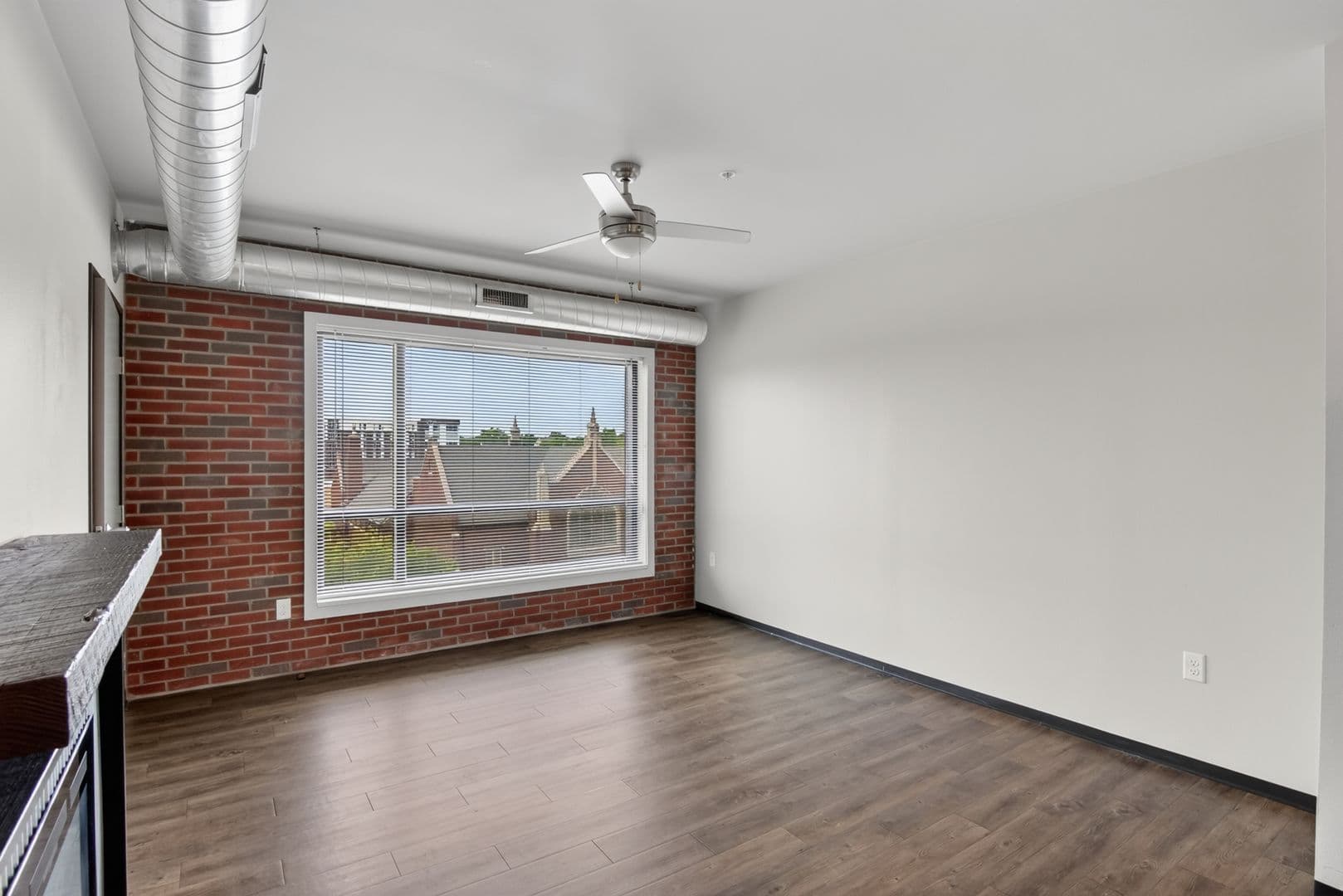 Ames Apartment: 122 Hayward Avenue