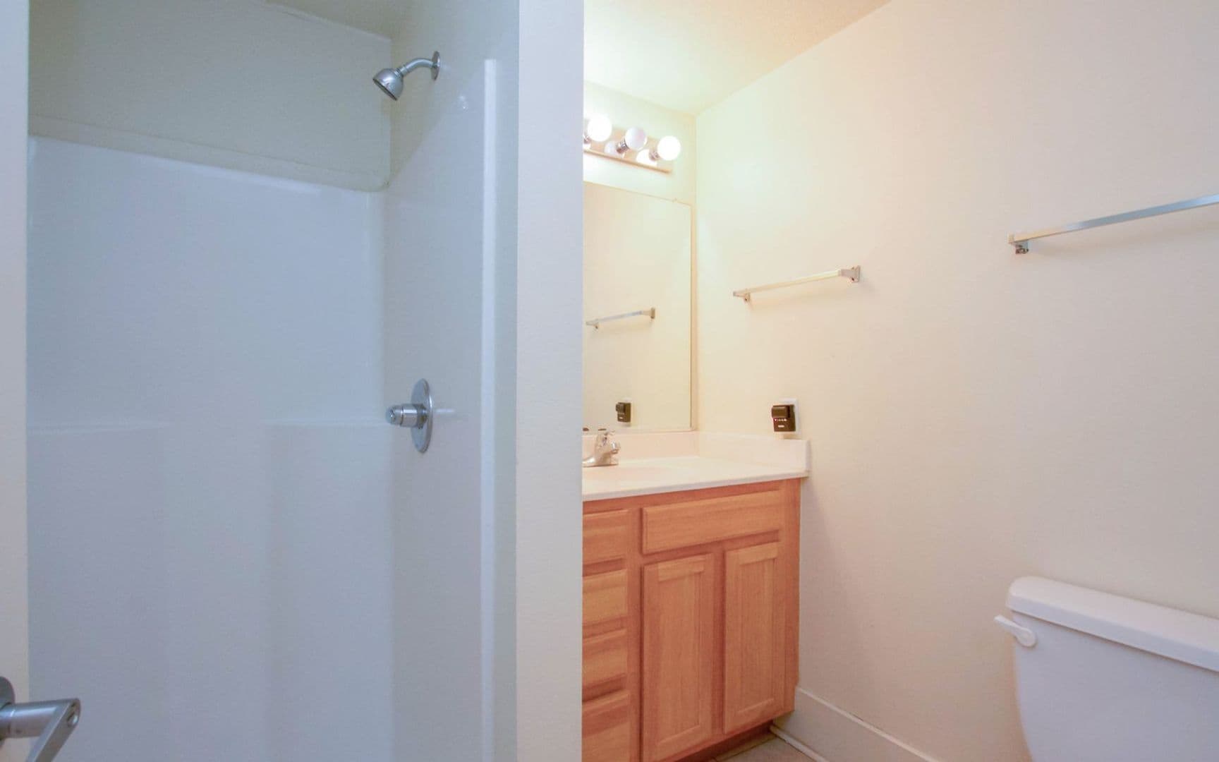 Ames Apartment: 2709 Lincoln Way