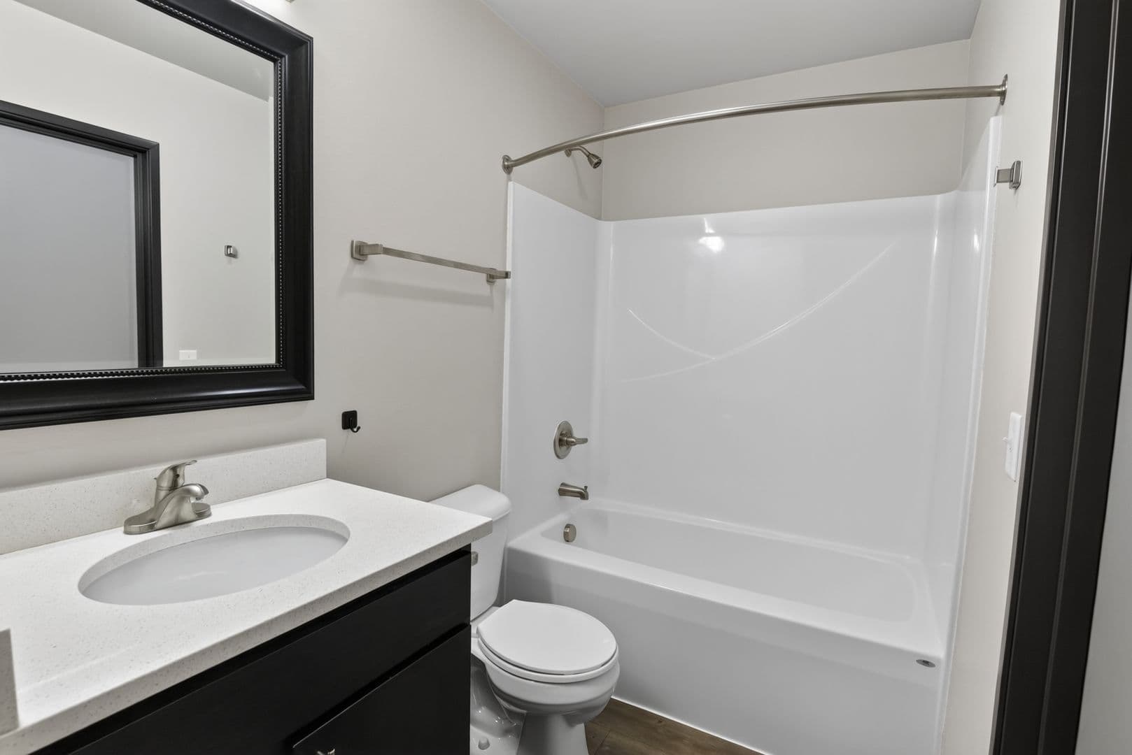 Ames Apartment: 122 Hayward Avenue