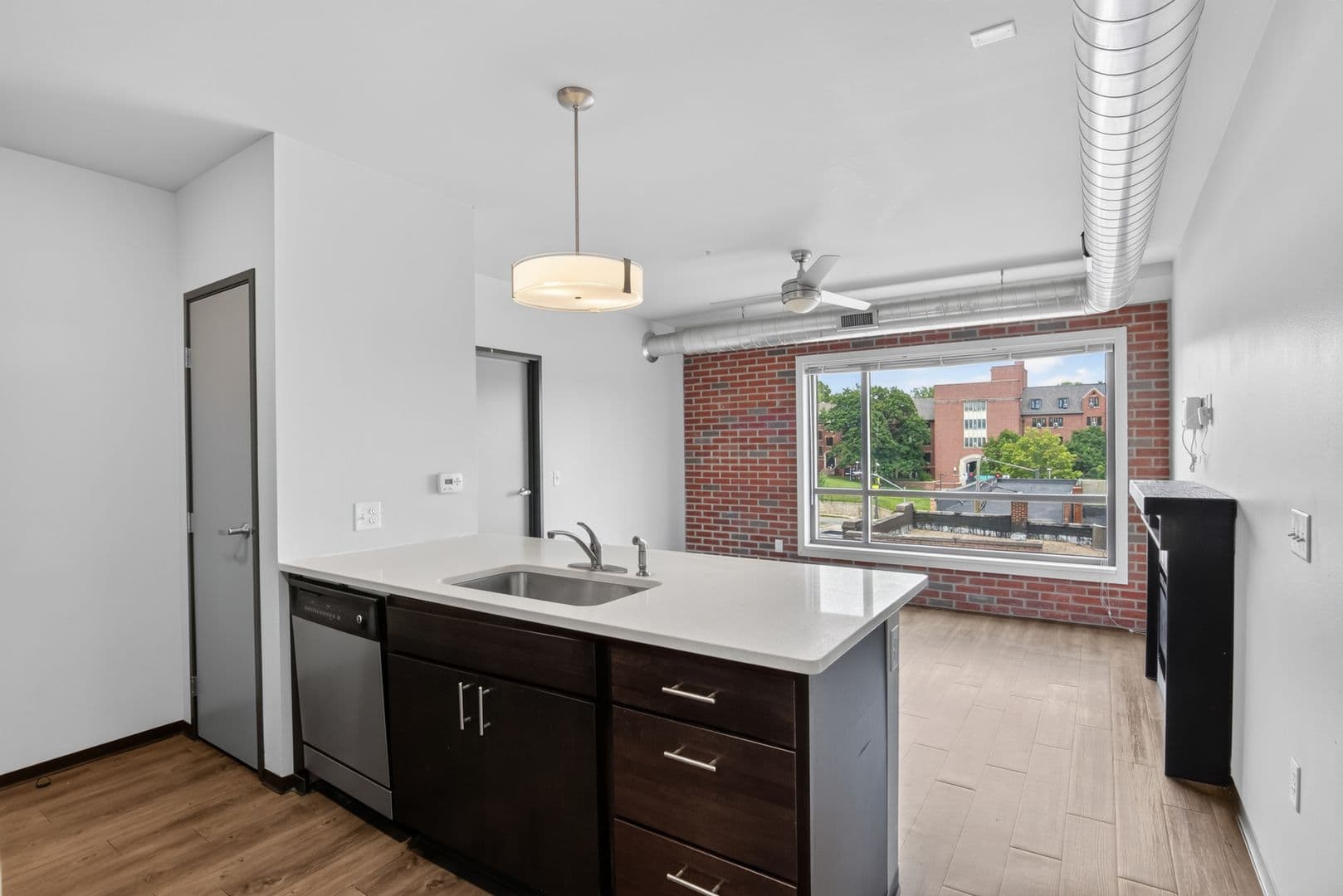 Ames Apartment: 122 Hayward Avenue