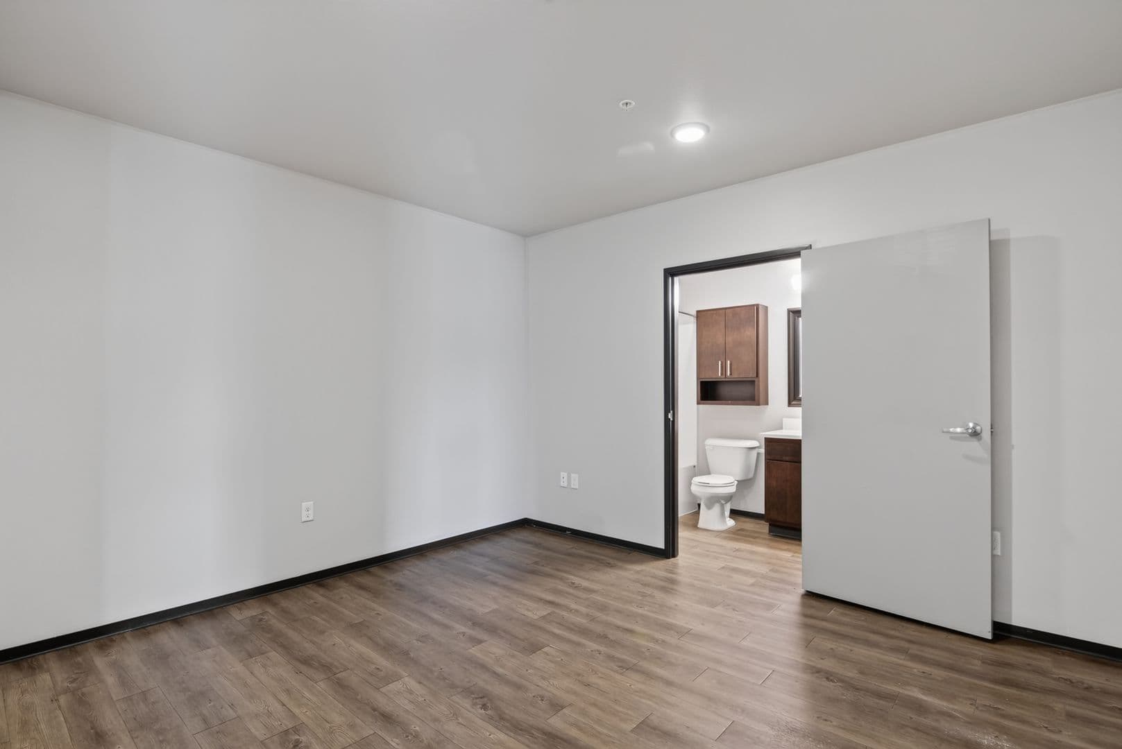 Ames Apartment: 122 Hayward Avenue
