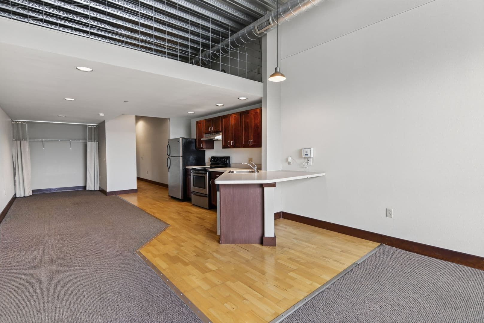 Ames Apartment: 2519 Chamberlain St.