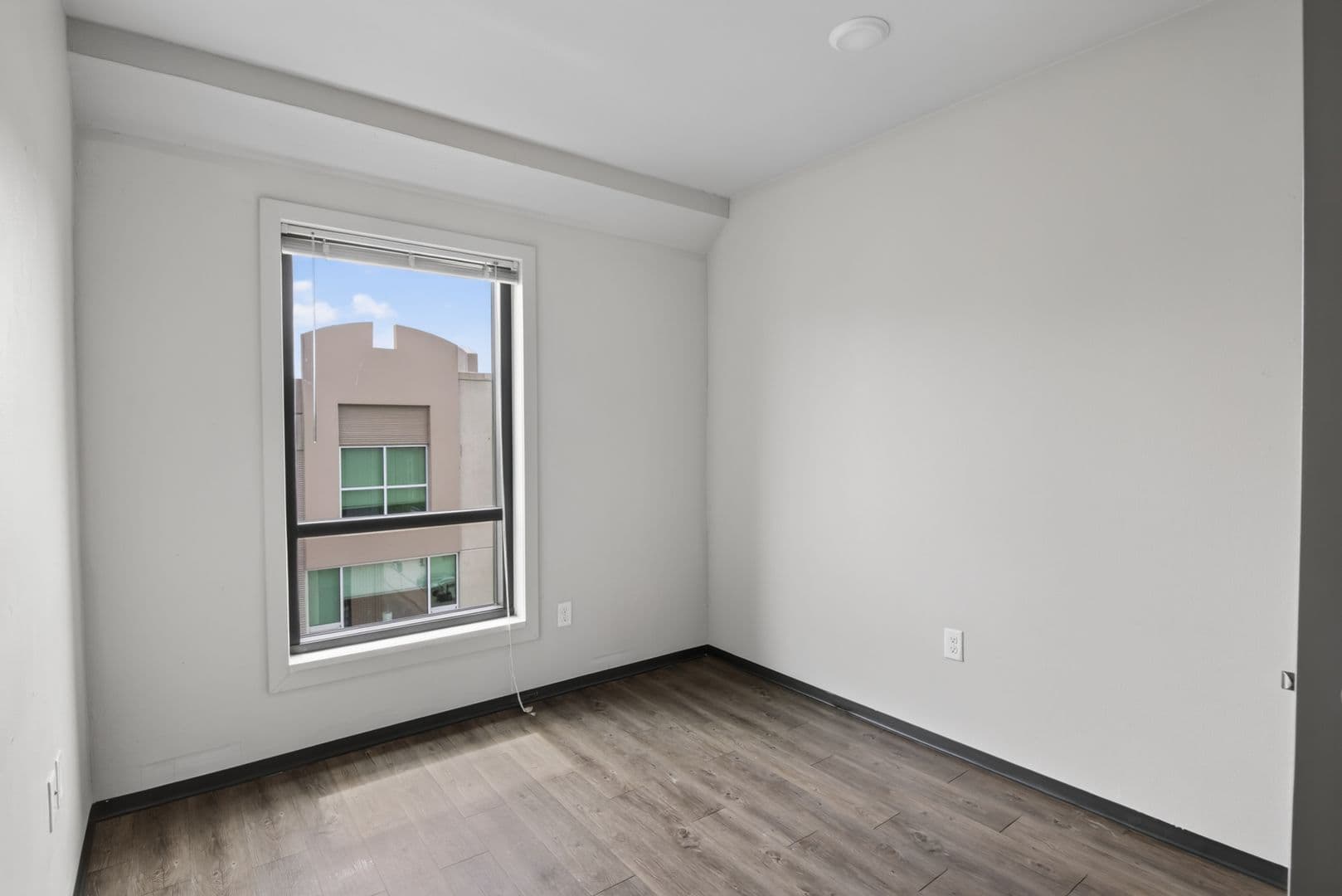 Ames Apartment: 122 Hayward Avenue