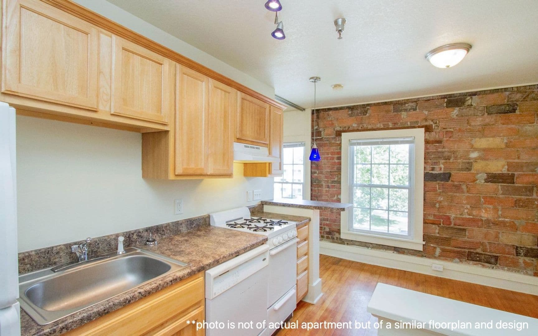 Ames Apartment: 2709 Lincoln Way
