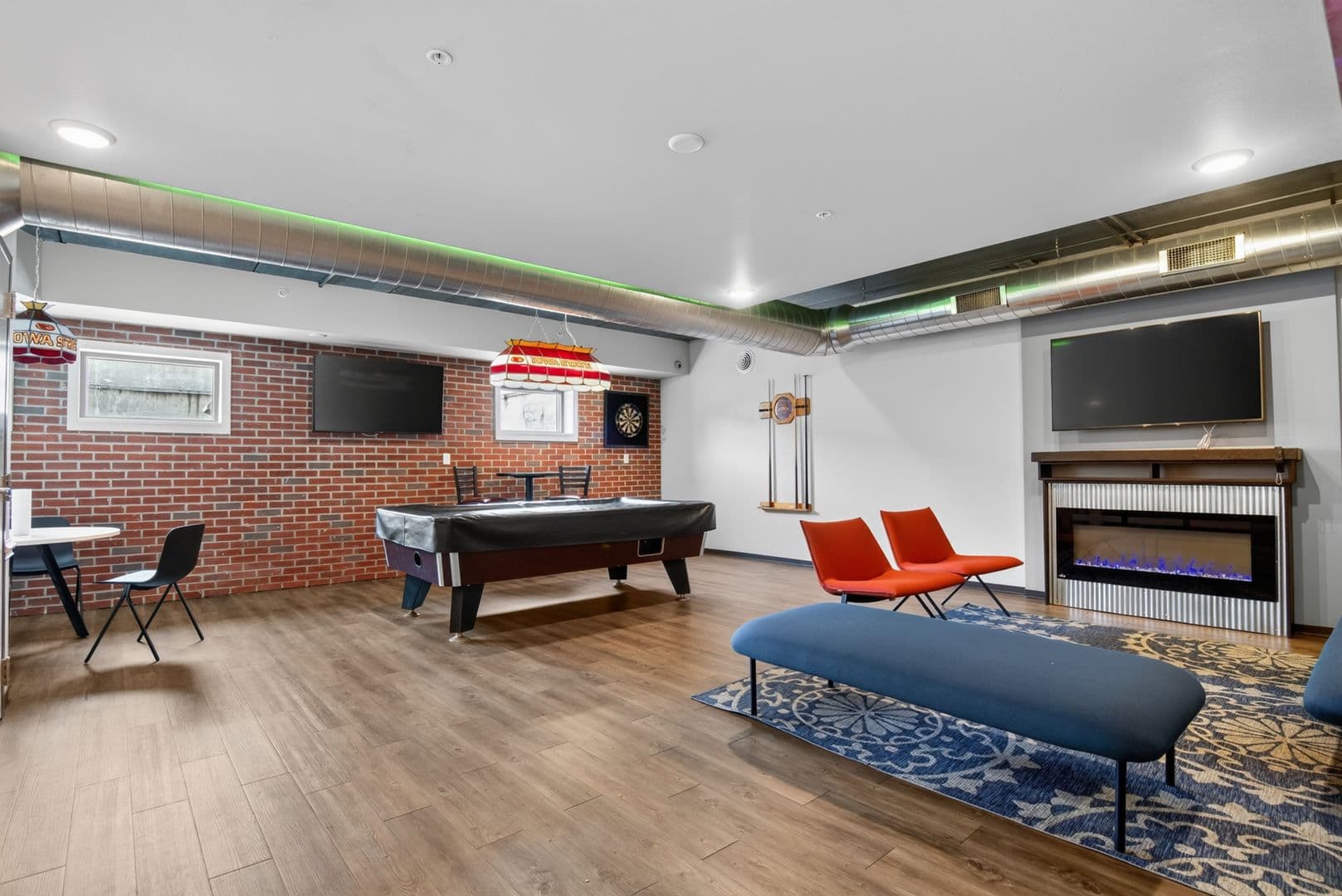 Ames Apartment: 122 Hayward Avenue