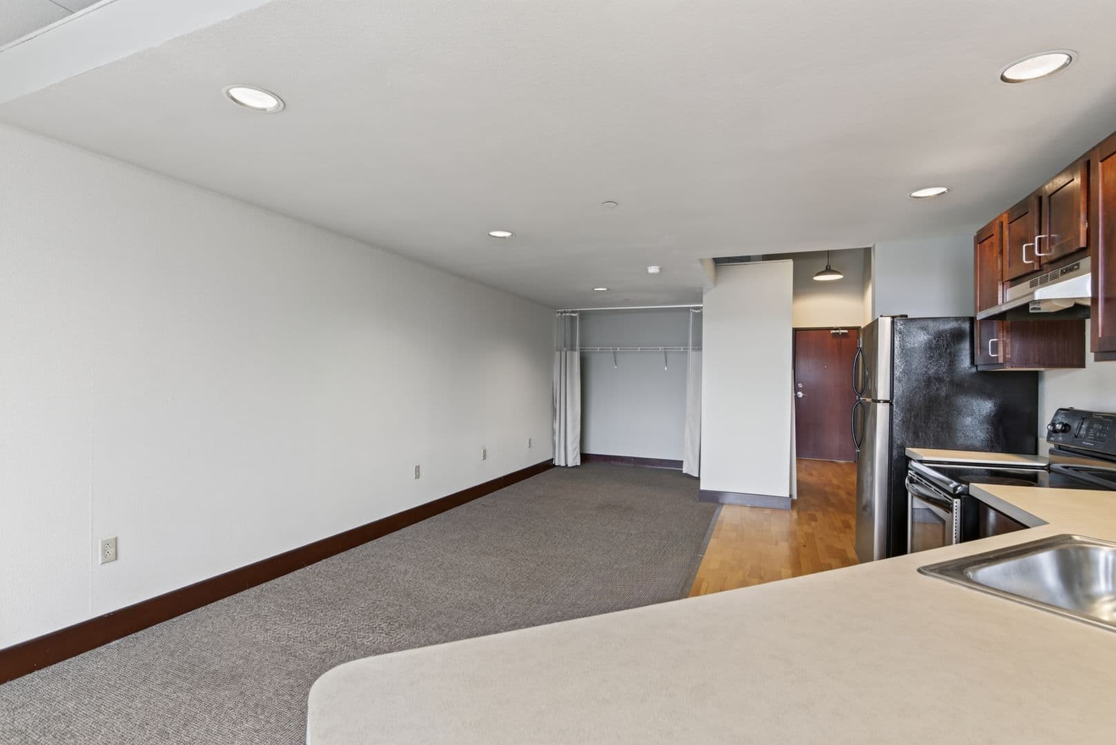 Ames Apartment: 2519 Chamberlain St.