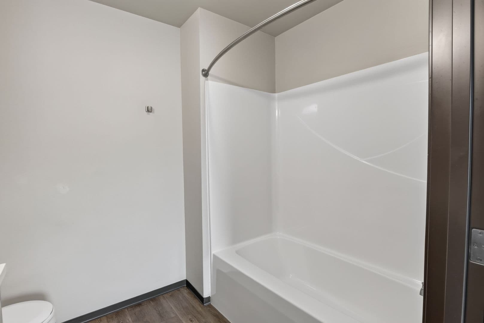 Ames Apartment: 122 Hayward Avenue