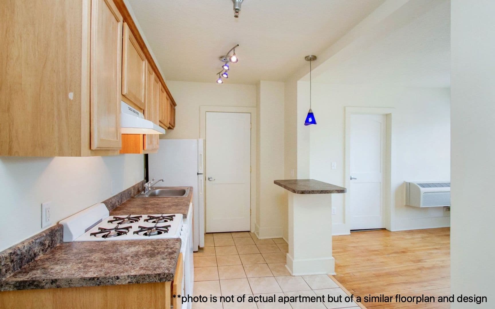 Ames Apartment: 2709 Lincoln Way