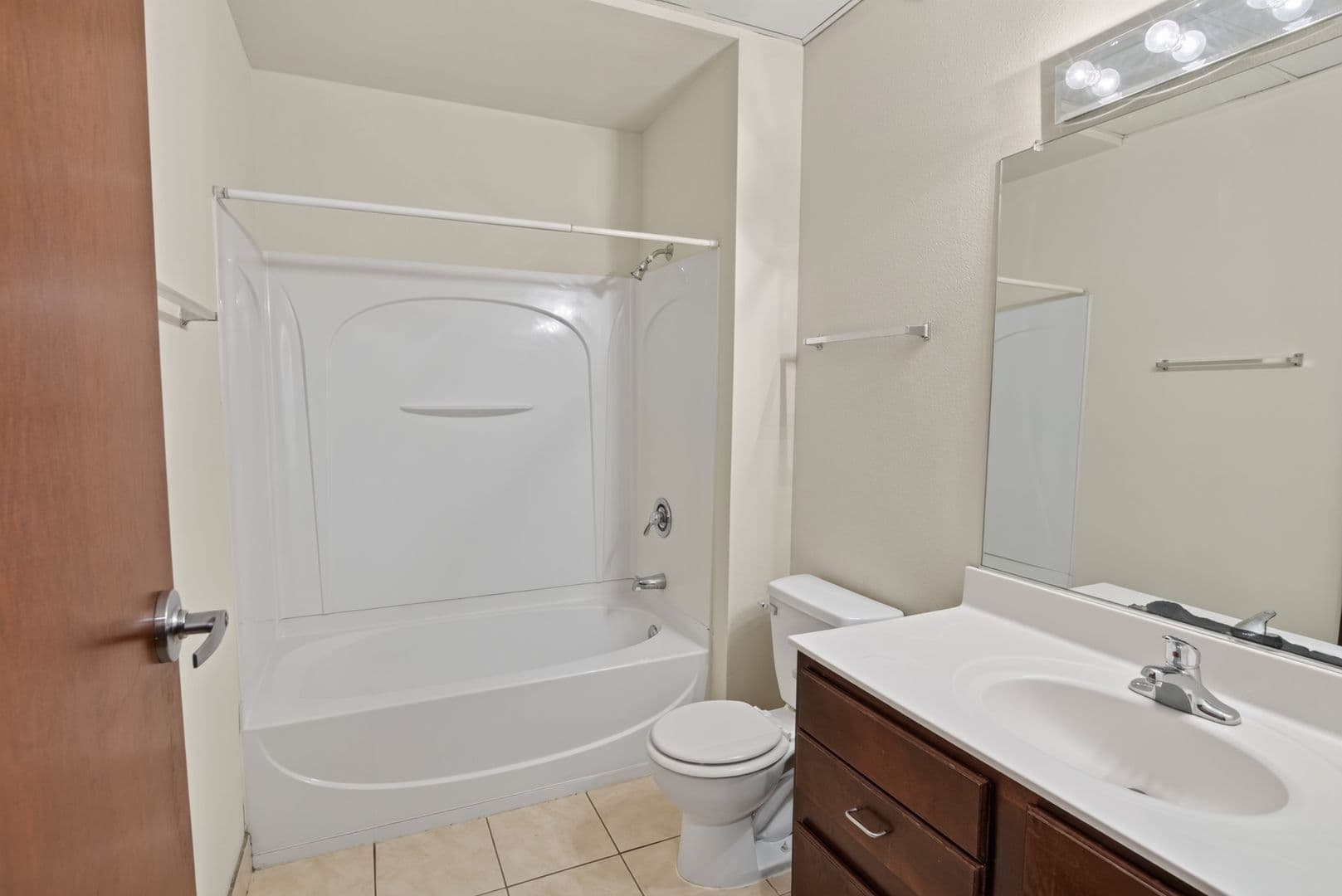 Ames Apartment: 2519 Chamberlain St.