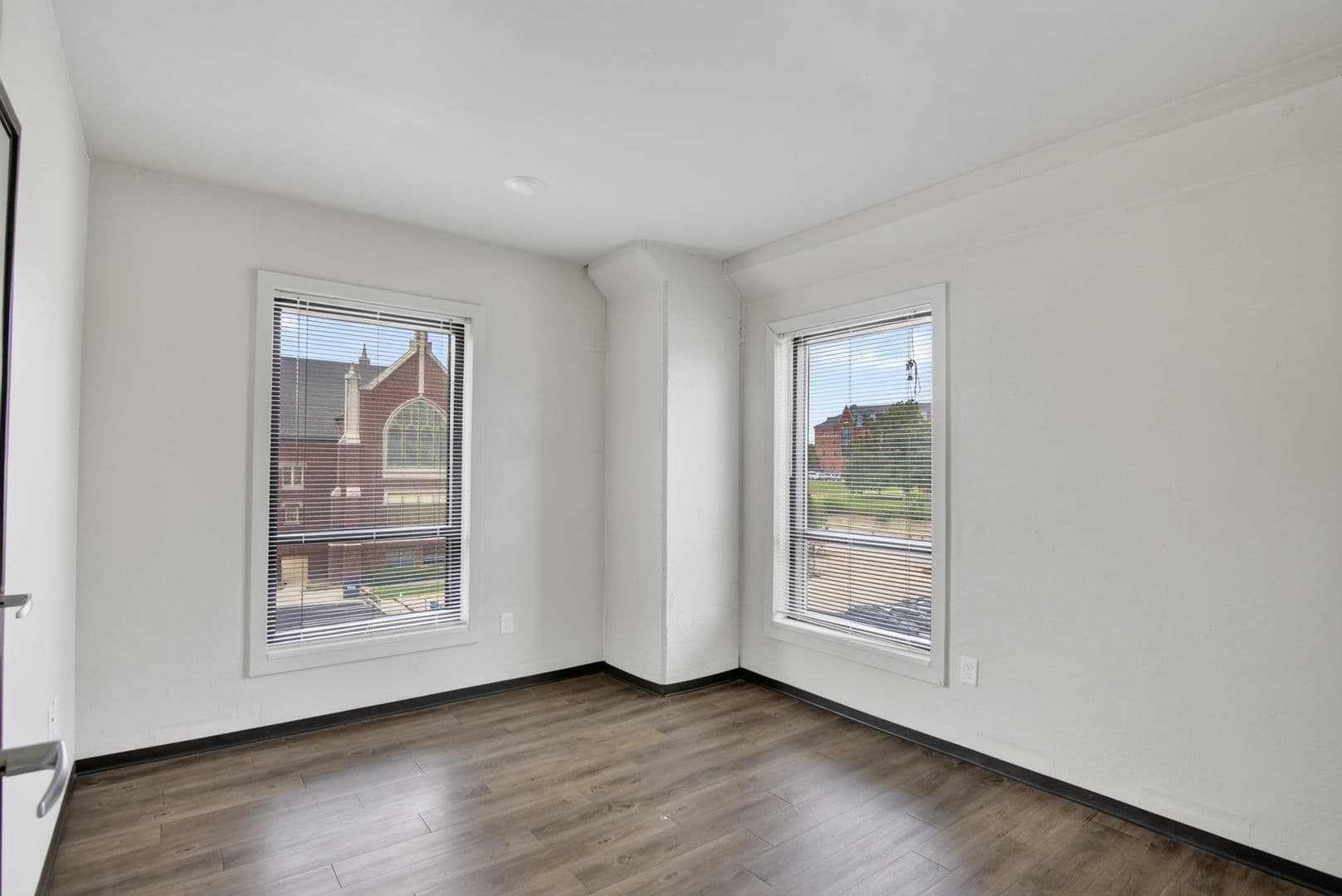 Ames Apartment: 122 Hayward Avenue