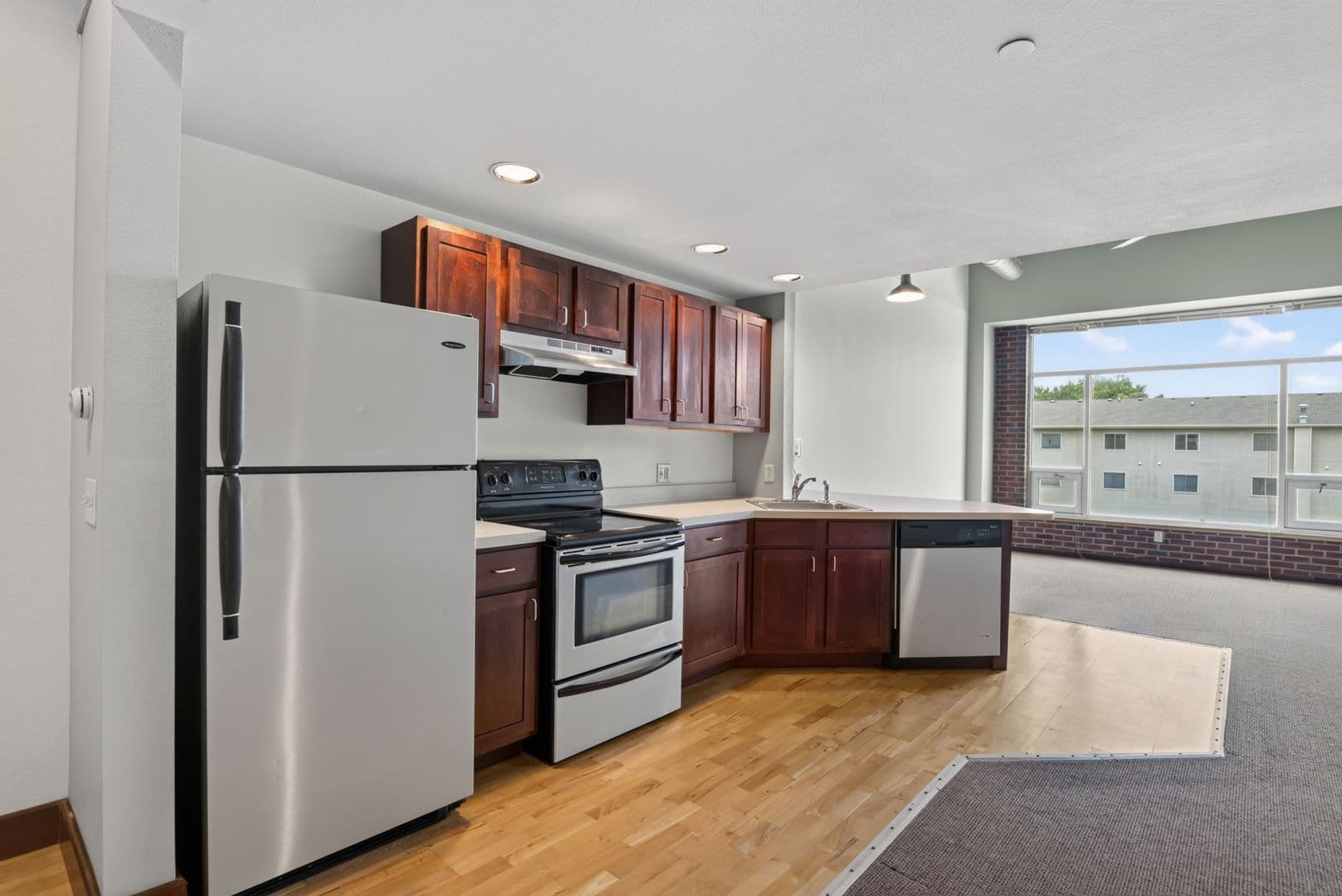 Ames Apartment: 2519 Chamberlain St.