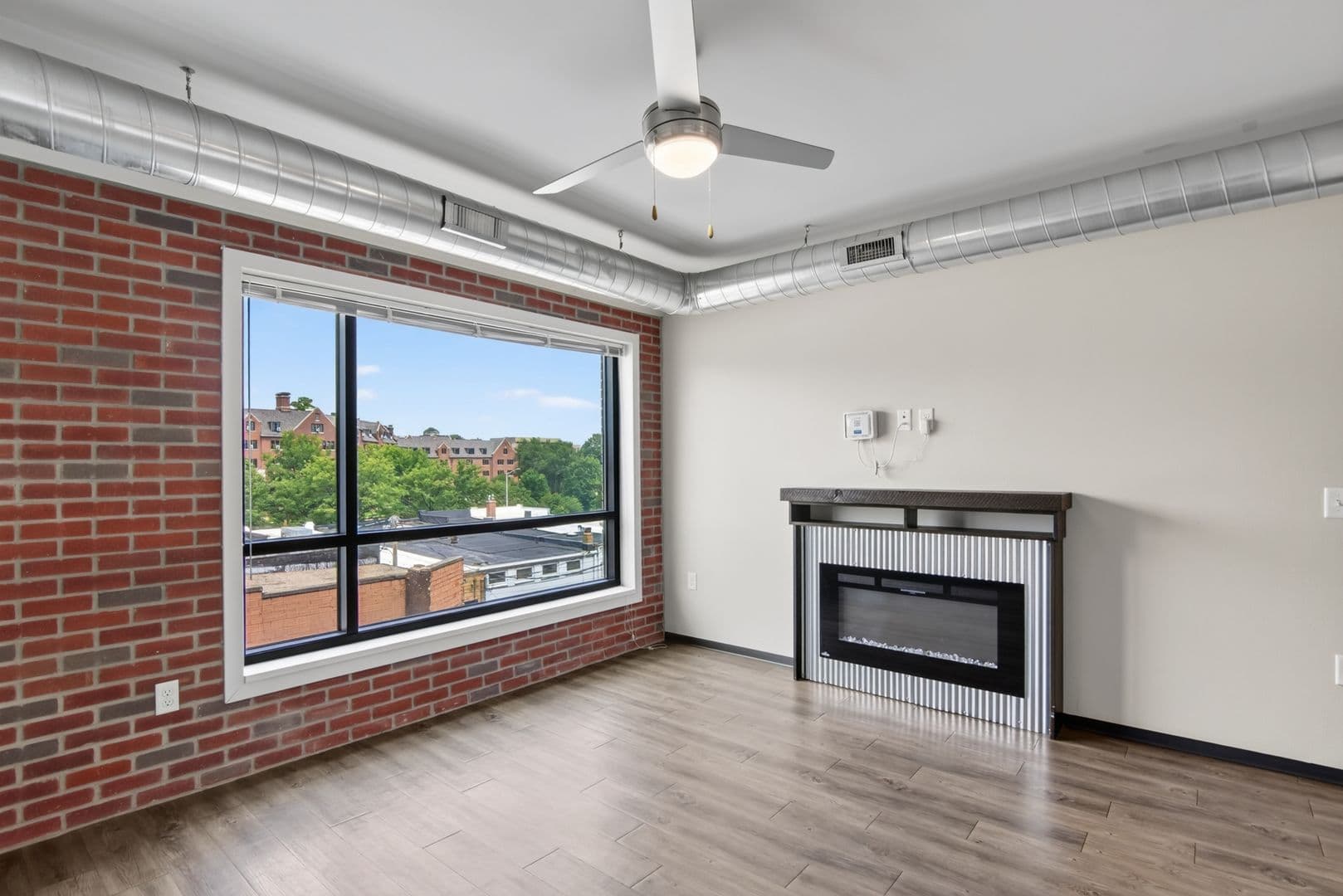 Ames Apartment: 122 Hayward Avenue