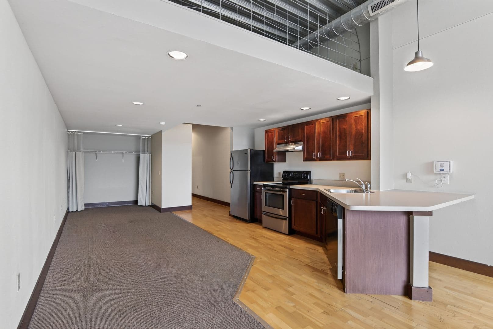 Ames Apartment: 2519 Chamberlain St.