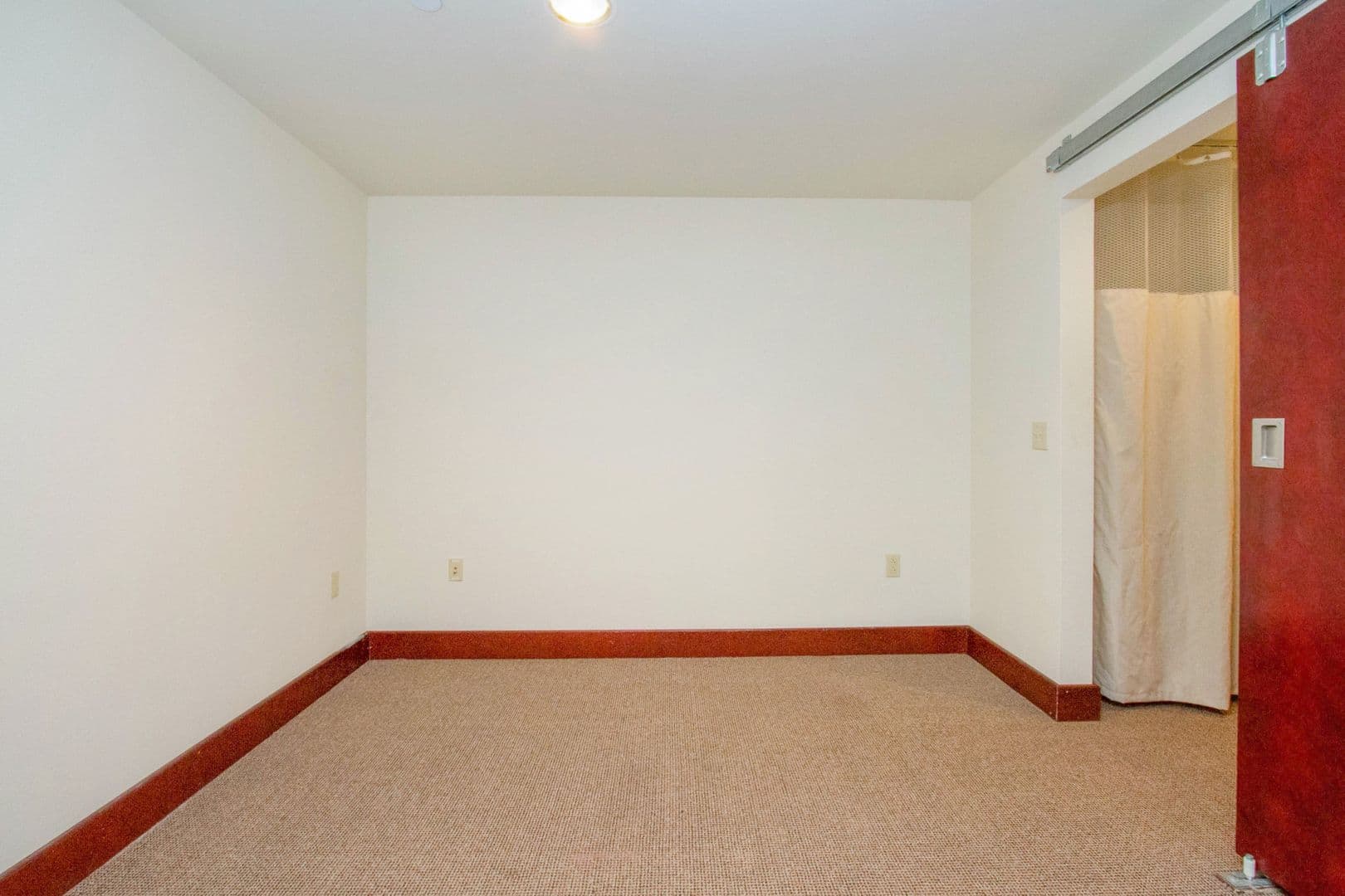 Ames Apartment: 2519 Chamberlain St.