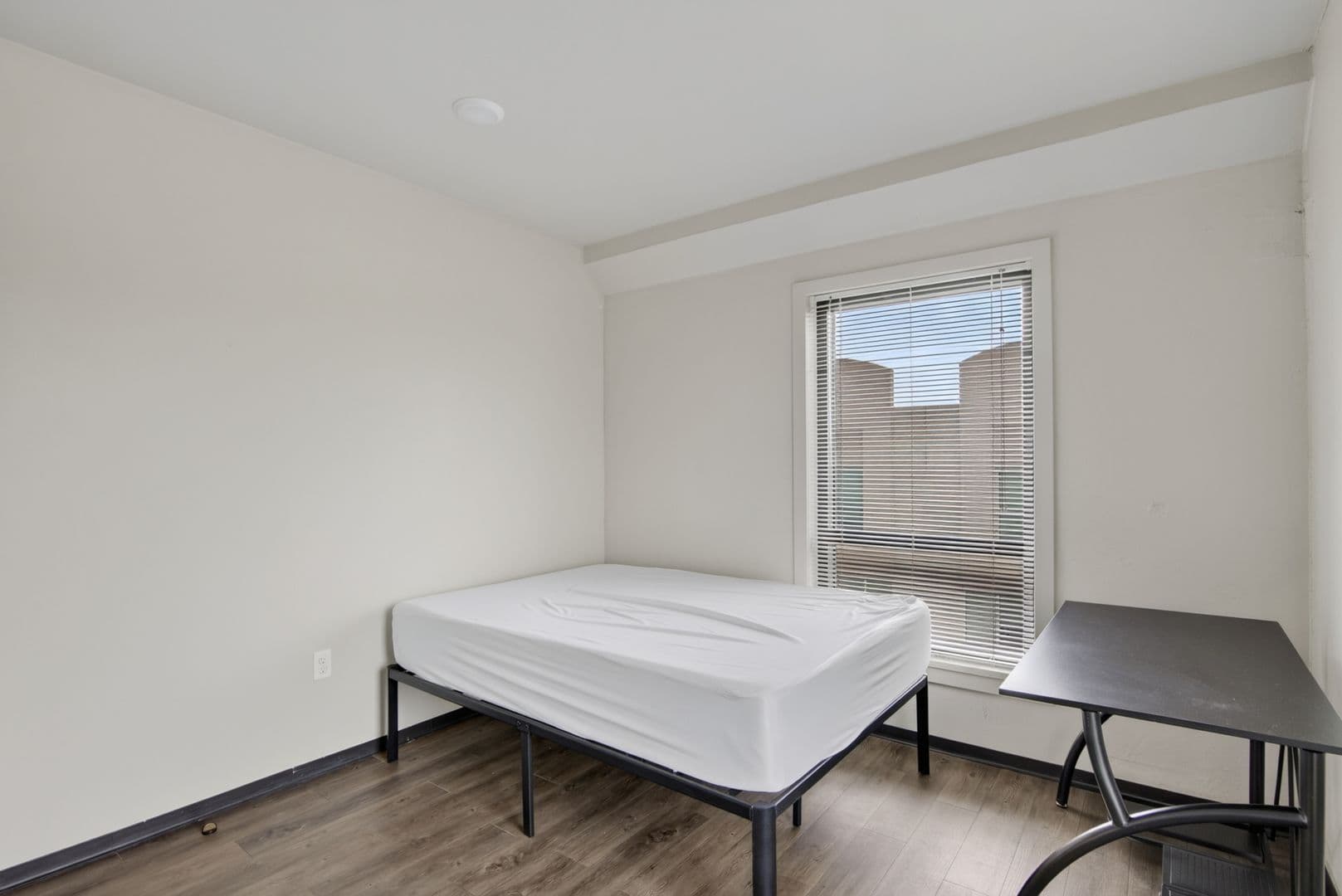 Ames Apartment: 122 Hayward Avenue