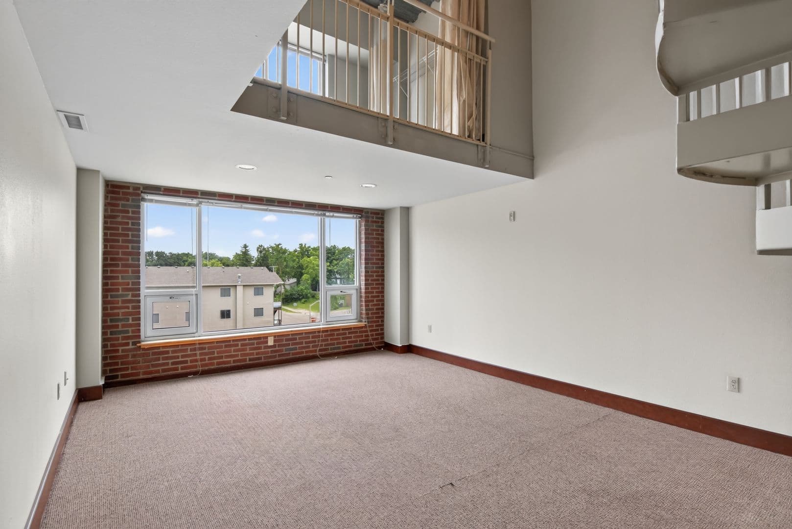 Ames Apartment: 2519 Chamberlain St.