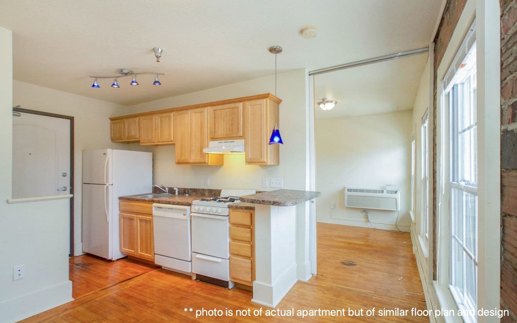 Ames Apartment: 2709 Lincoln Way