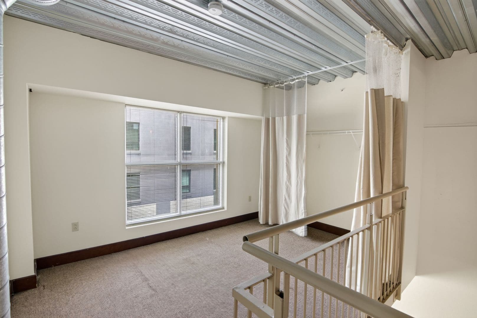 Ames Apartment: 2519 Chamberlain St.