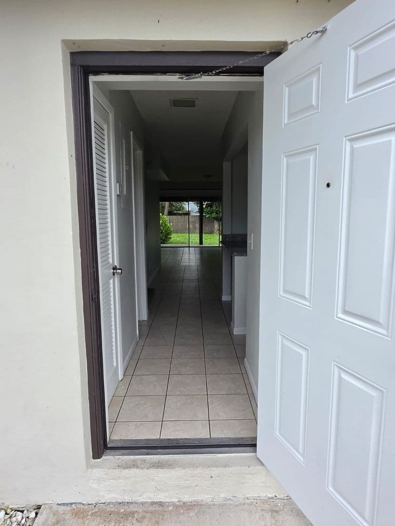 Stuart House: 2976 SE Bonita Street