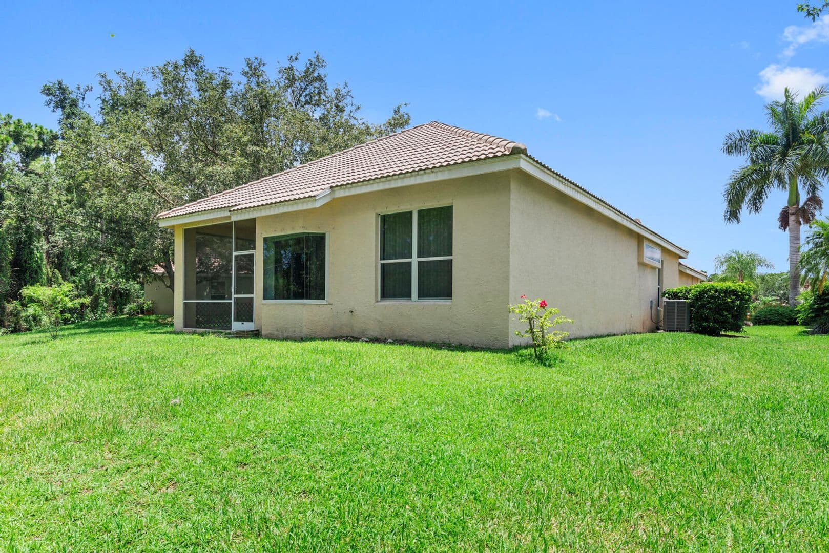 PORT ST LUCIE House: 677 SW ANDROS CIR