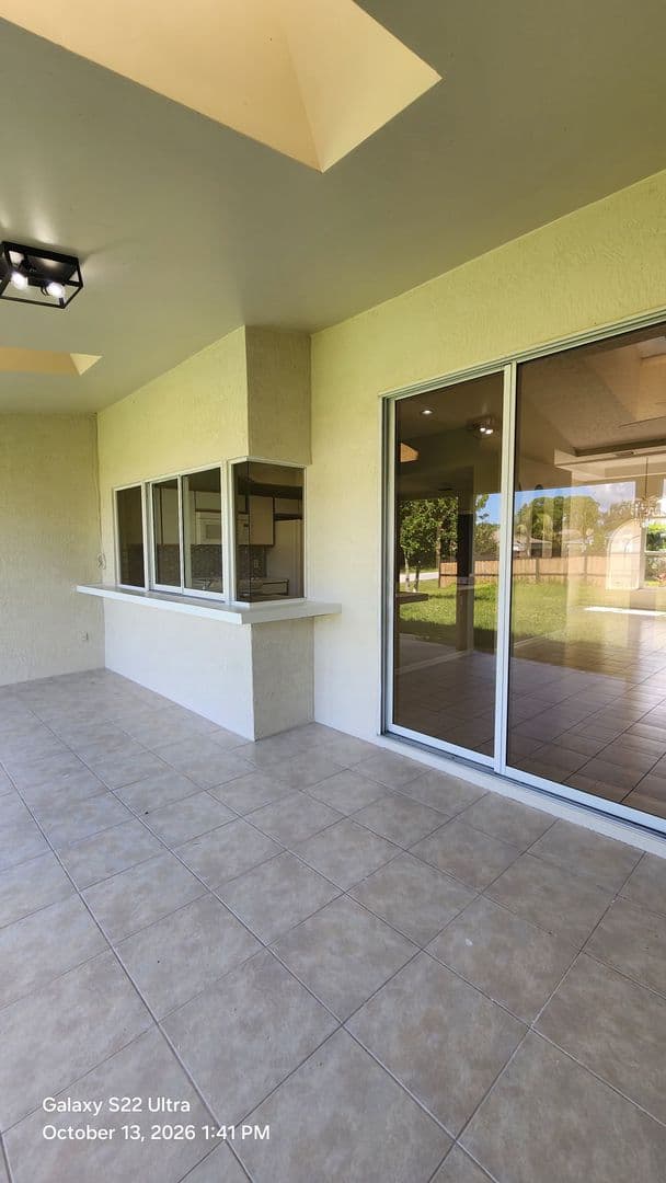 Port Saint Lucie House: 2001 SW Altman Ave