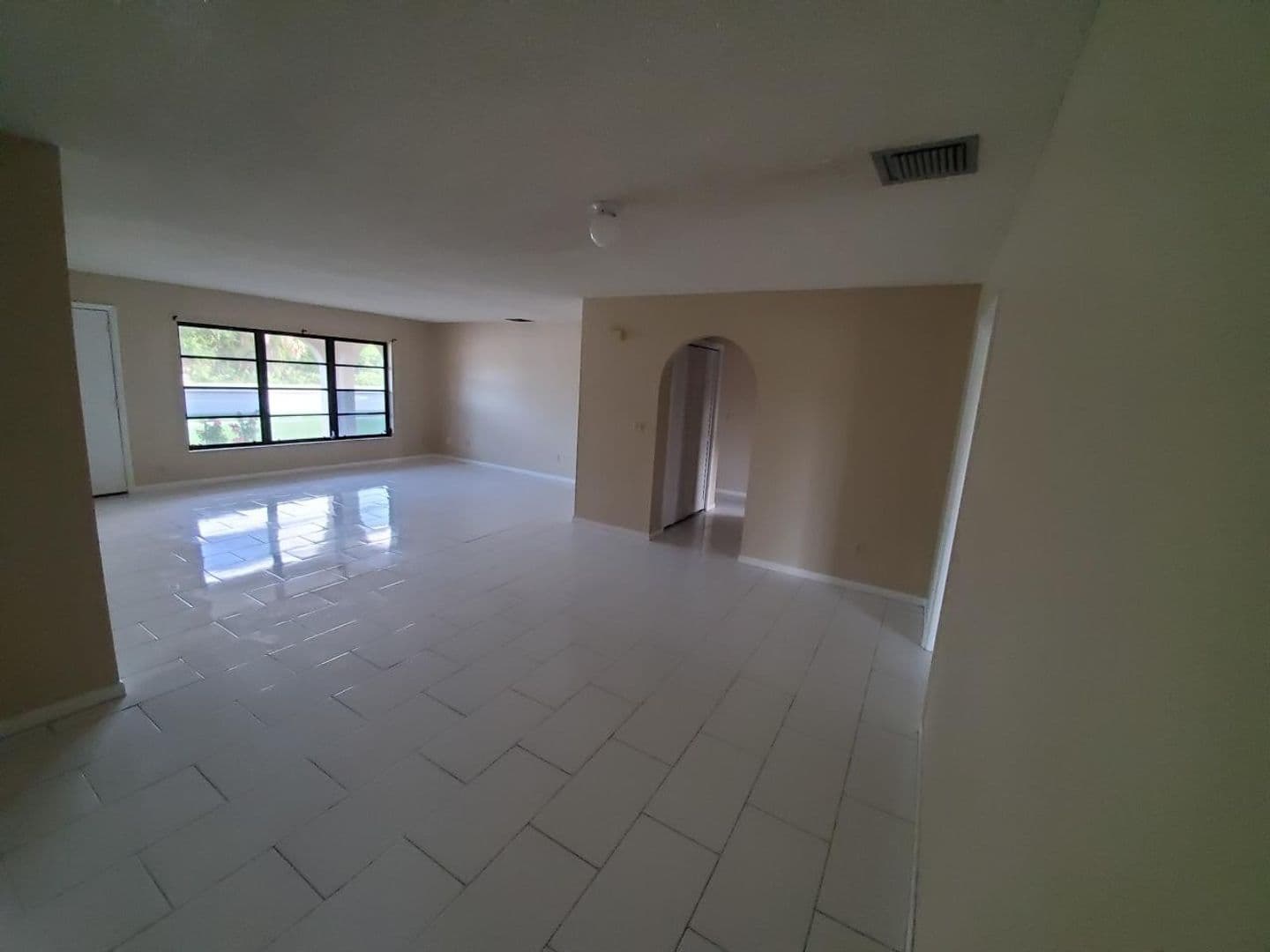 Port St Lucie House: 639 NW Prima Vista Blvd