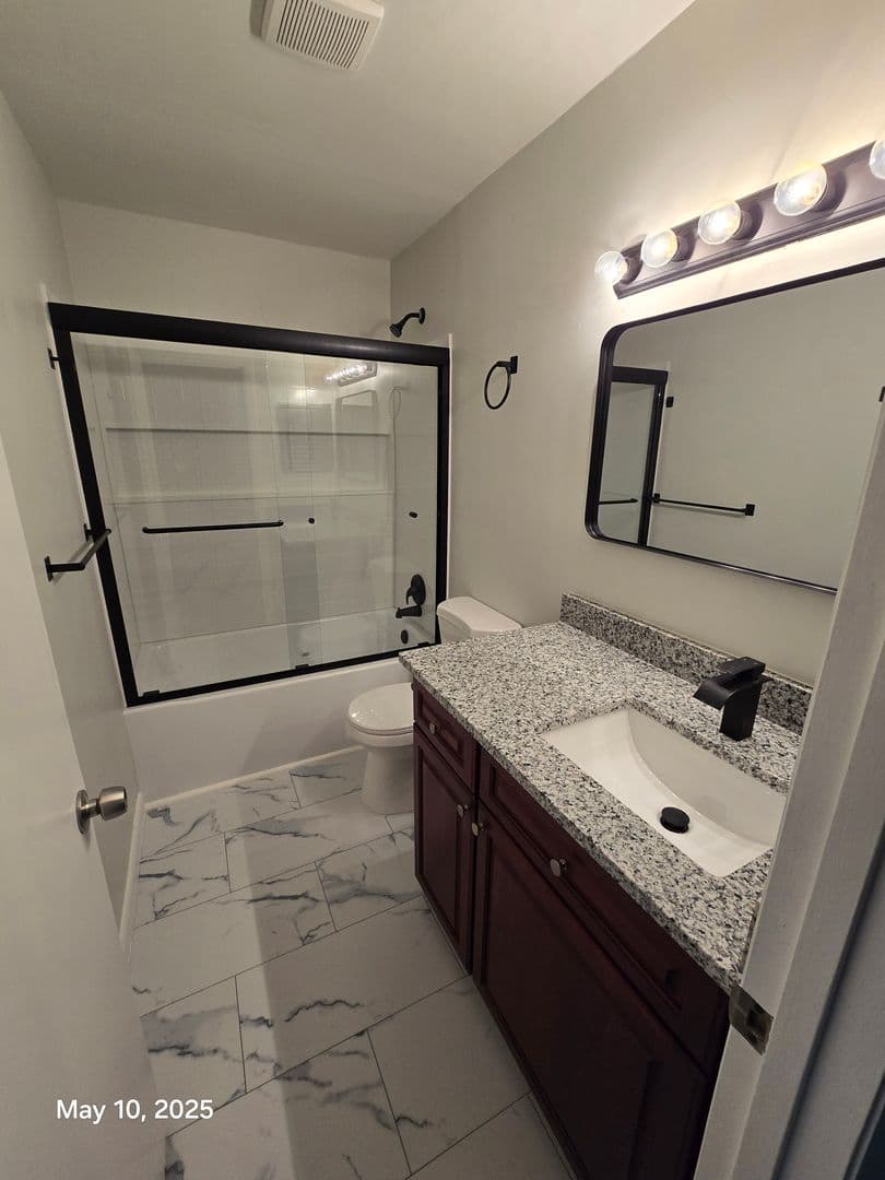 Stuart House: 2976 SE Bonita Street