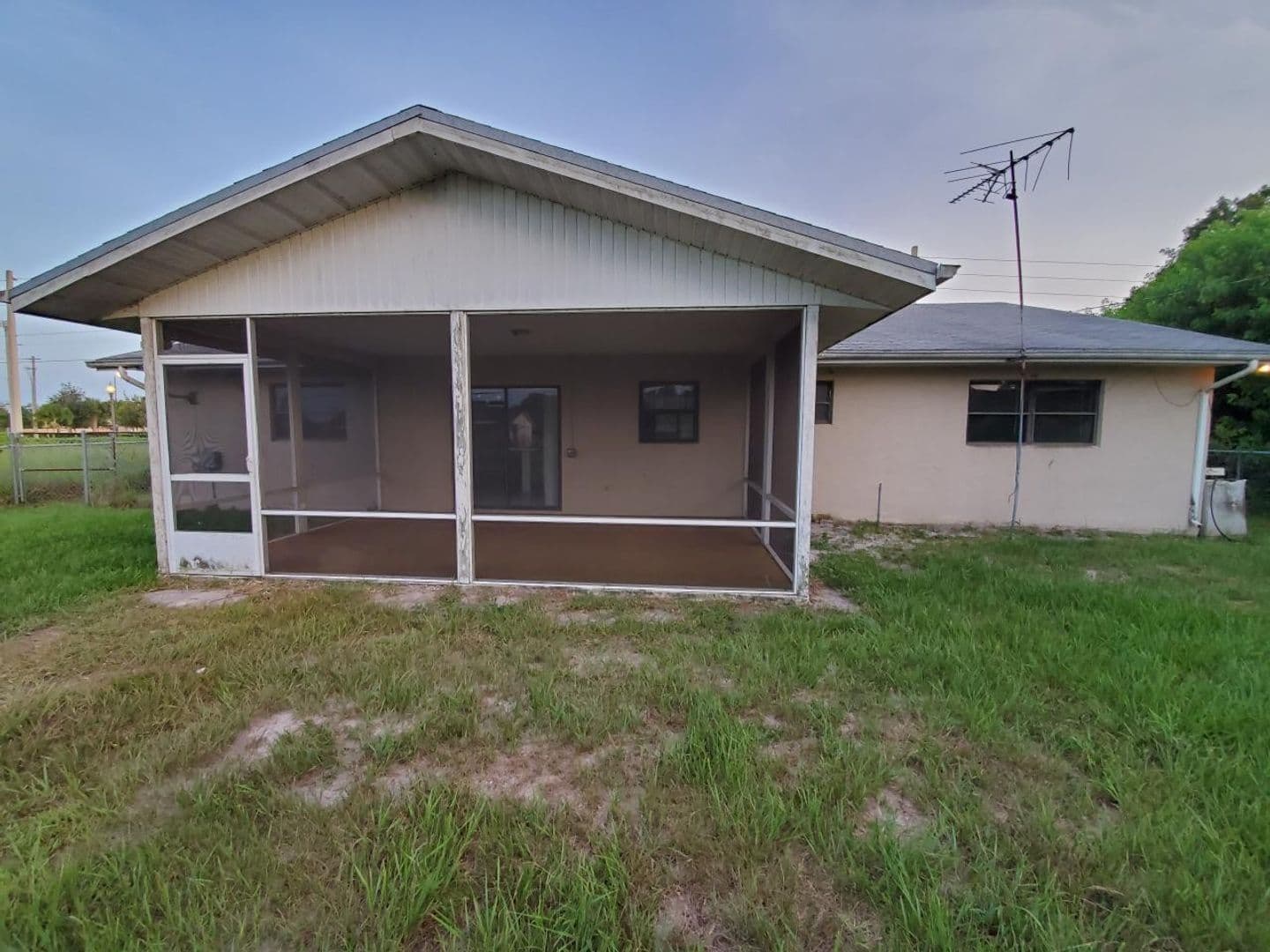 Port St Lucie House: 639 NW Prima Vista Blvd
