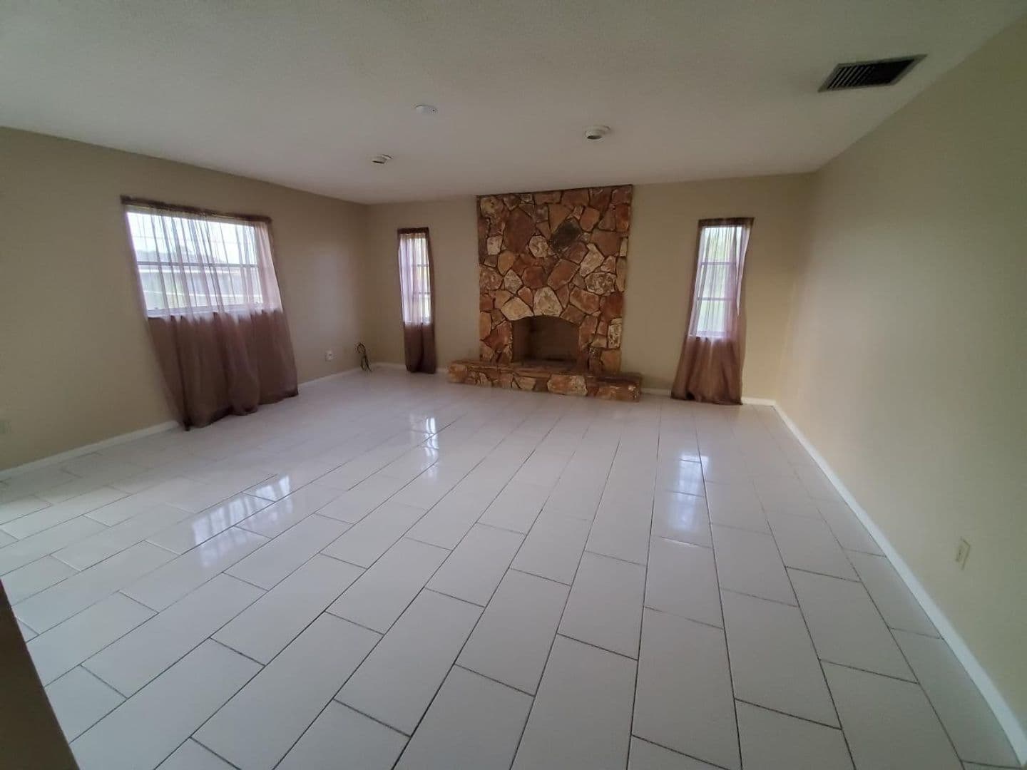 Port St Lucie House: 639 NW Prima Vista Blvd