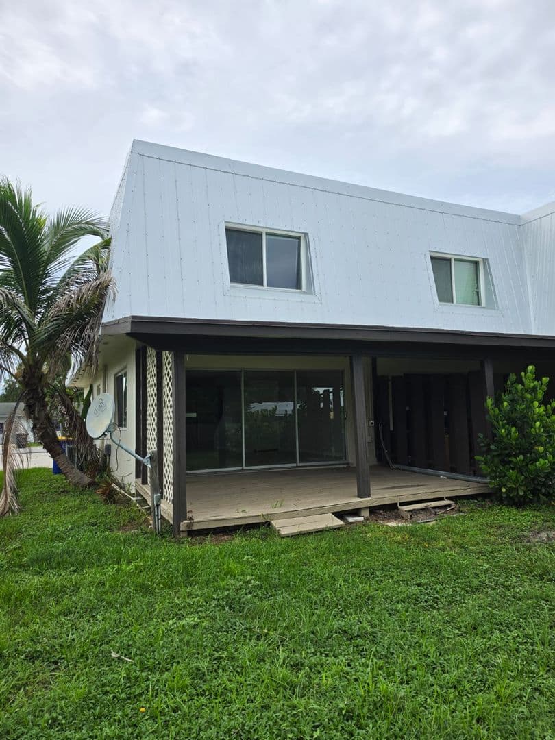 Stuart House: 2976 SE Bonita Street