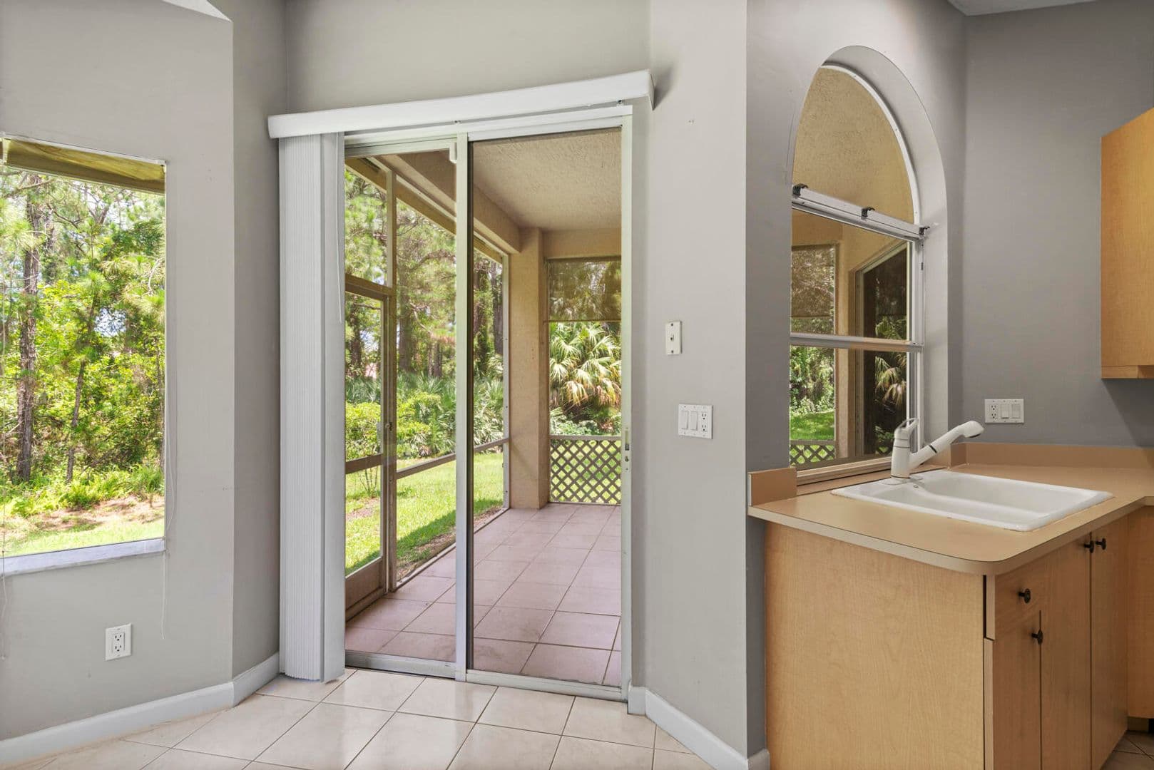 PORT ST LUCIE House: 677 SW ANDROS CIR
